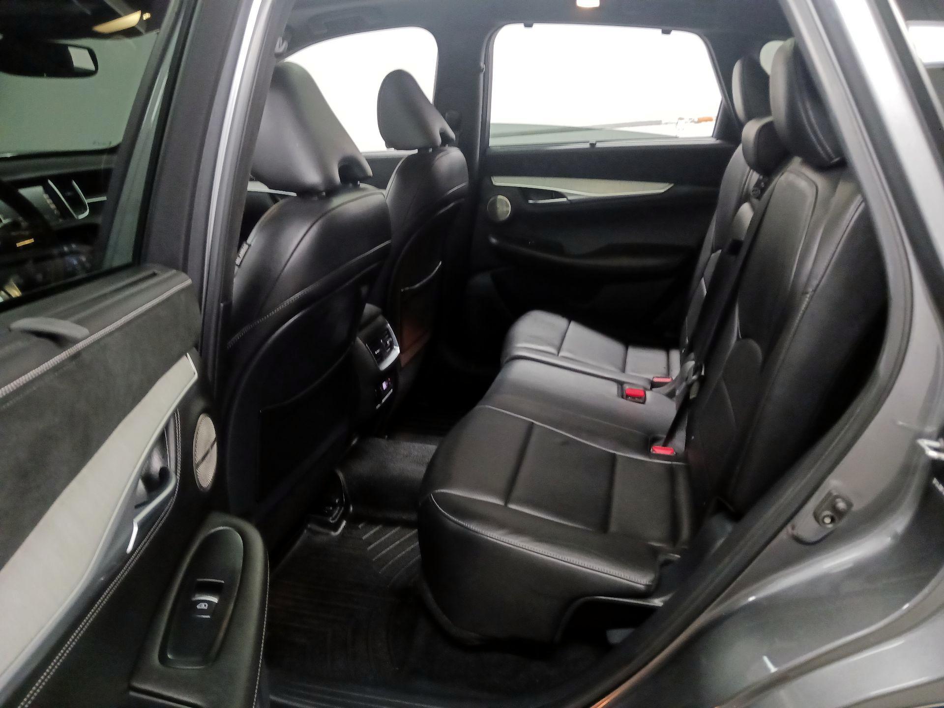 Thumbnail: 2019 INFINITI QX50 - 17