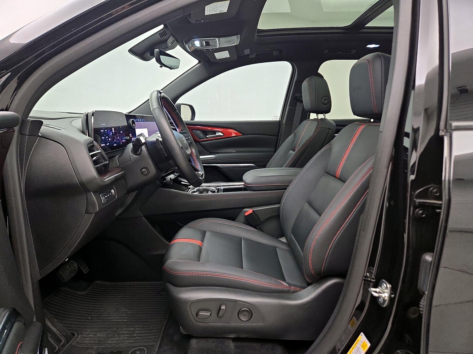 Thumbnail: 2024 Chevrolet Traverse - 11