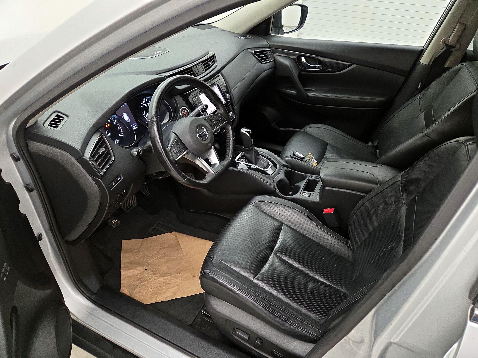 Thumbnail: 2018 Nissan Rogue - 11