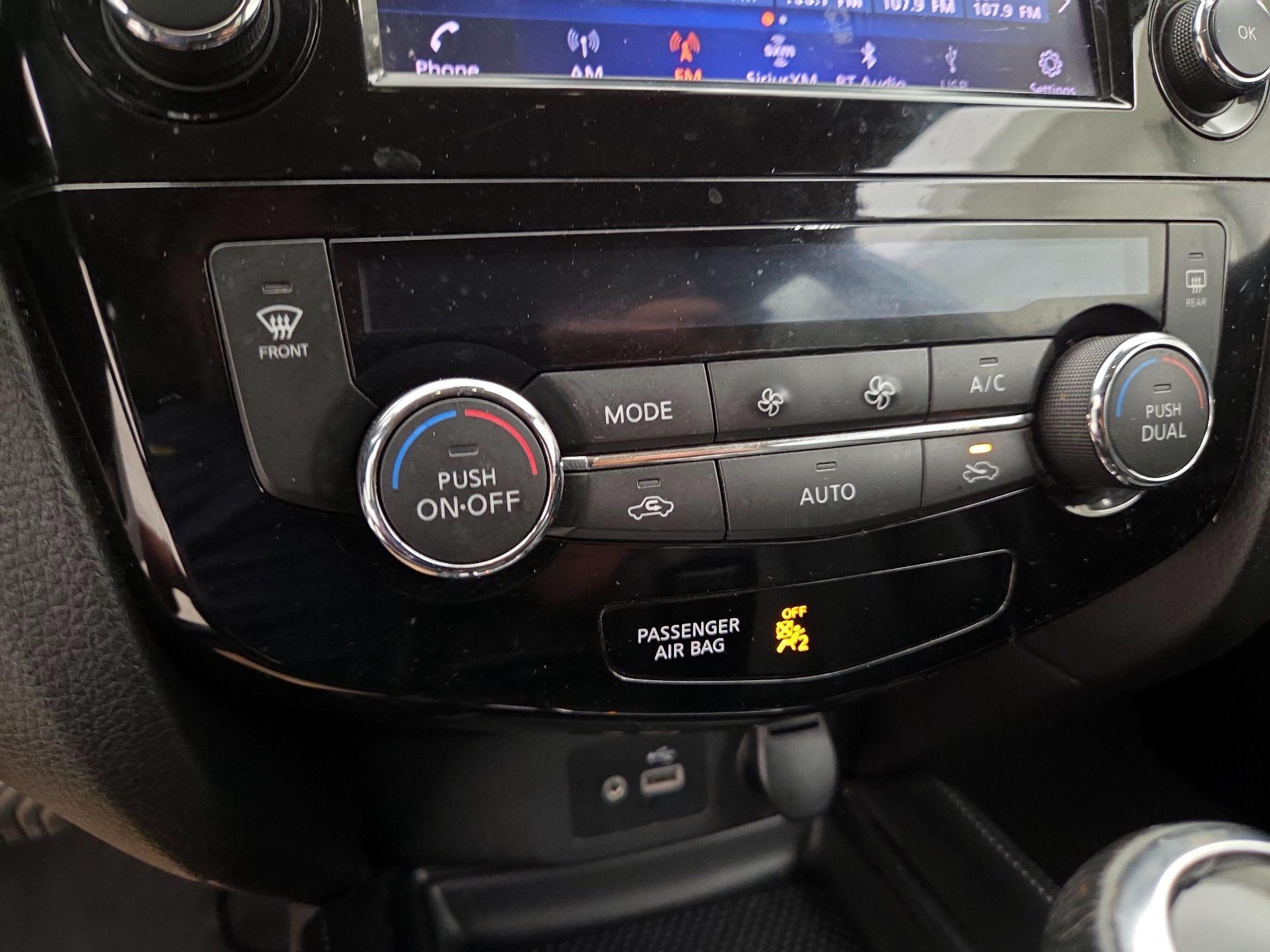 Thumbnail: 2018 Nissan Rogue - 17