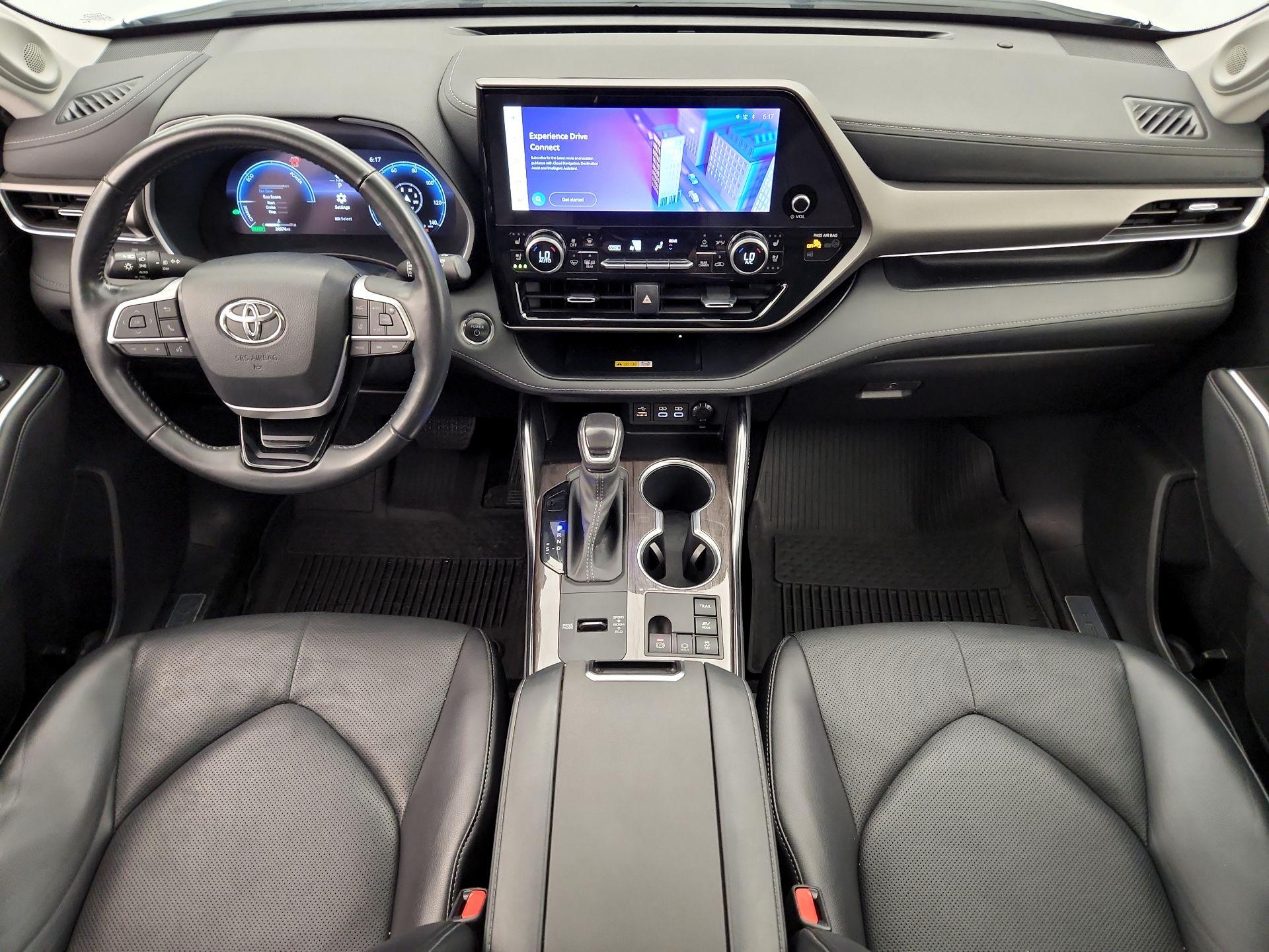 Thumbnail: 2023 Toyota Highlander - 9
