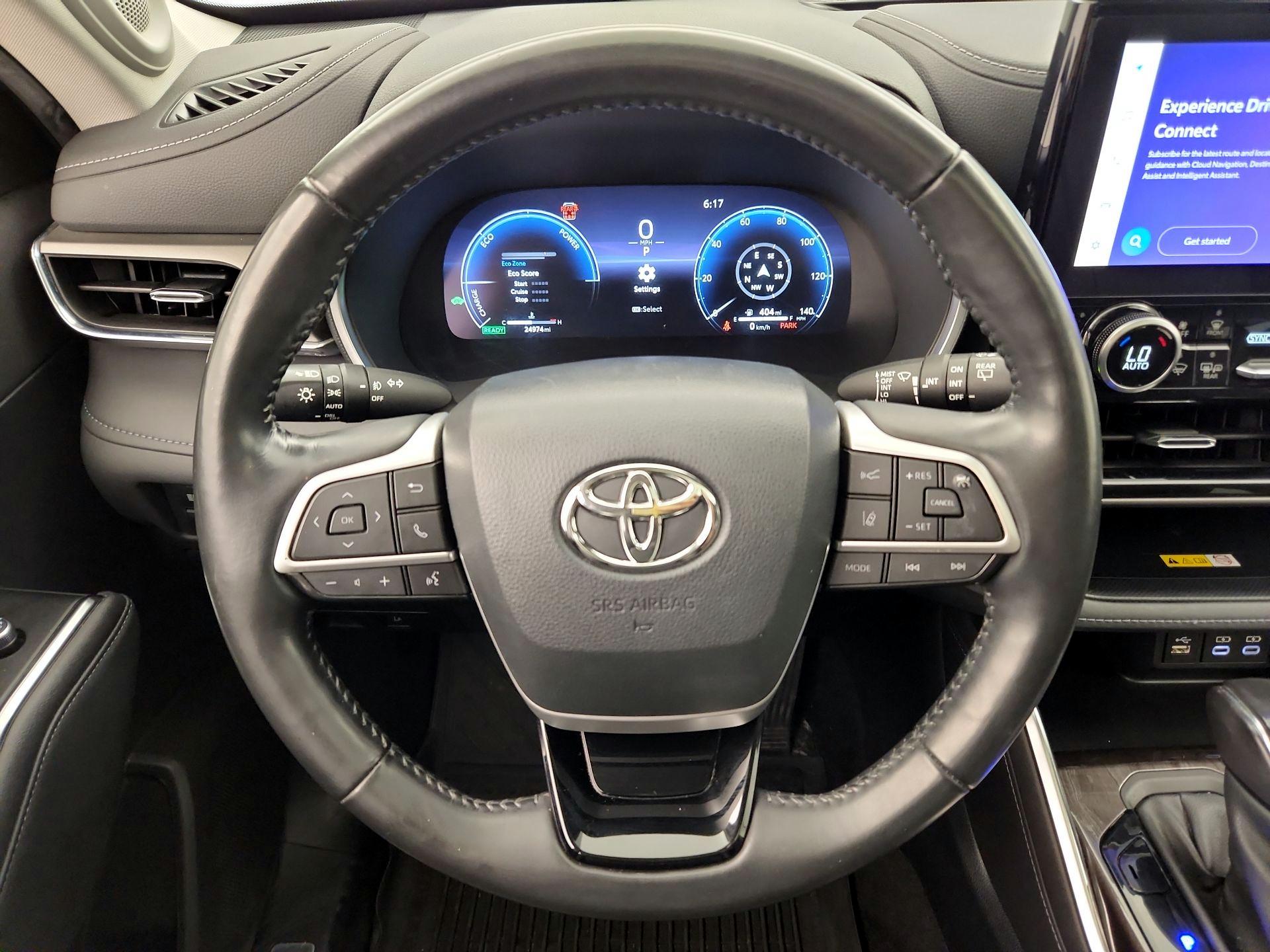 Thumbnail: 2023 Toyota Highlander - 10