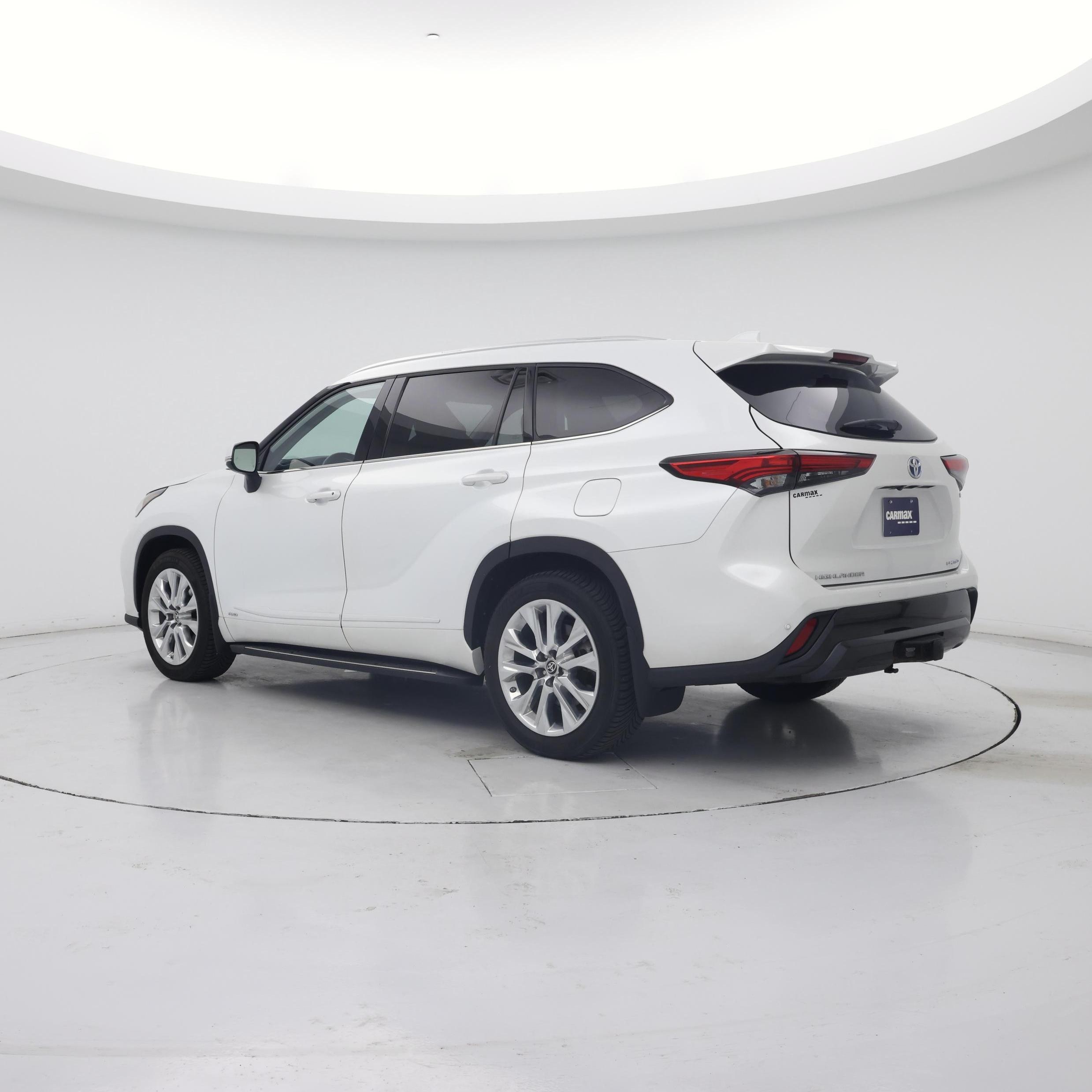 Thumbnail: 2023 Toyota Highlander - 2