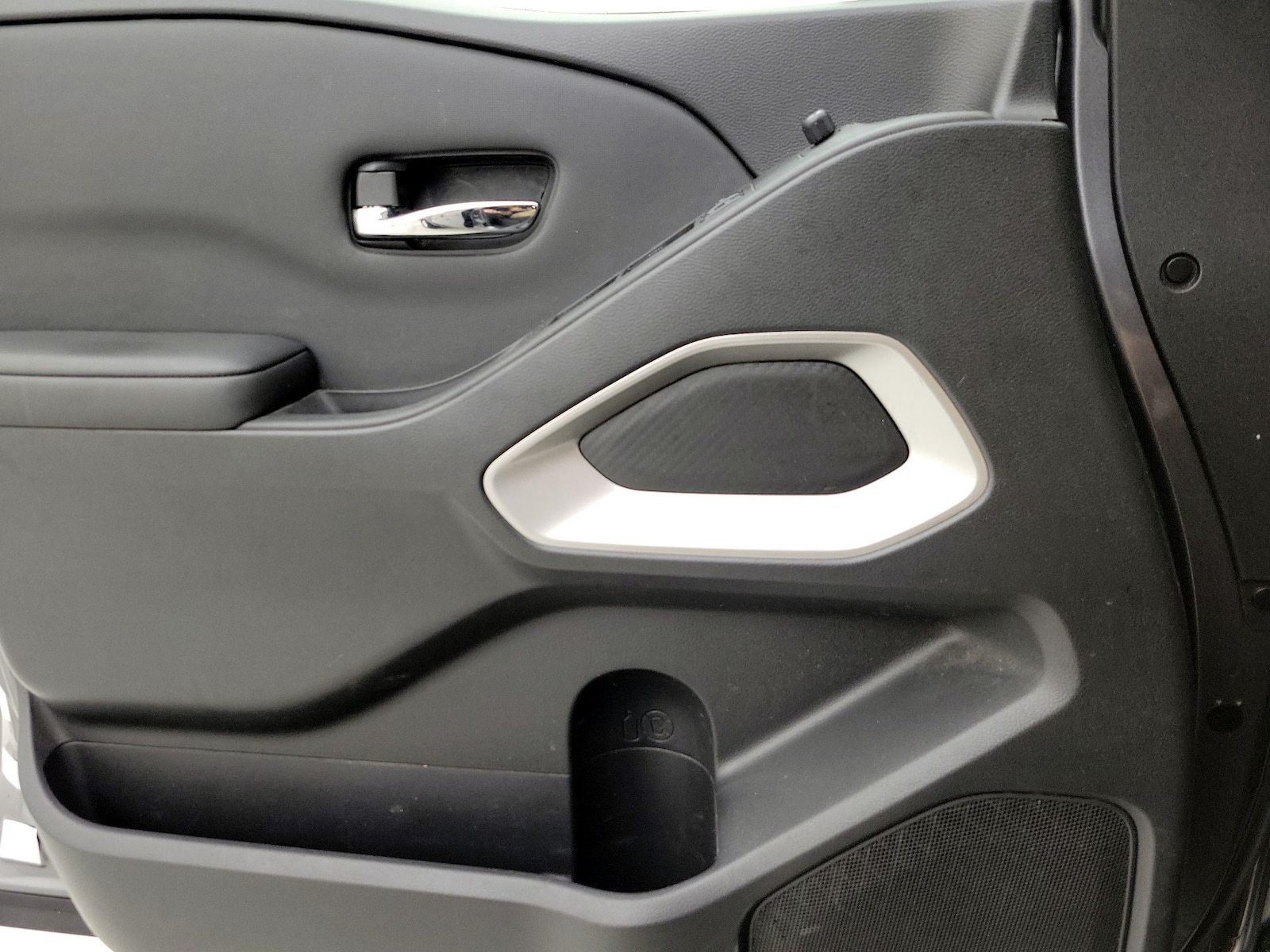 2024 Nissan Frontier SV - Photo 13