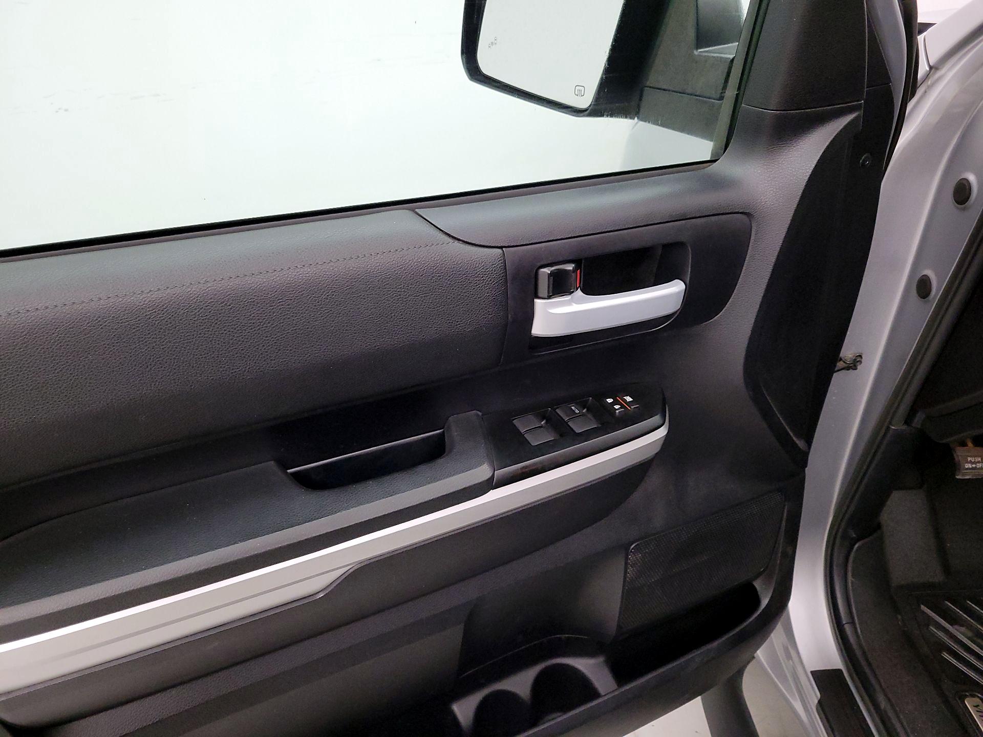 Thumbnail: 2016 Toyota Tundra - 12