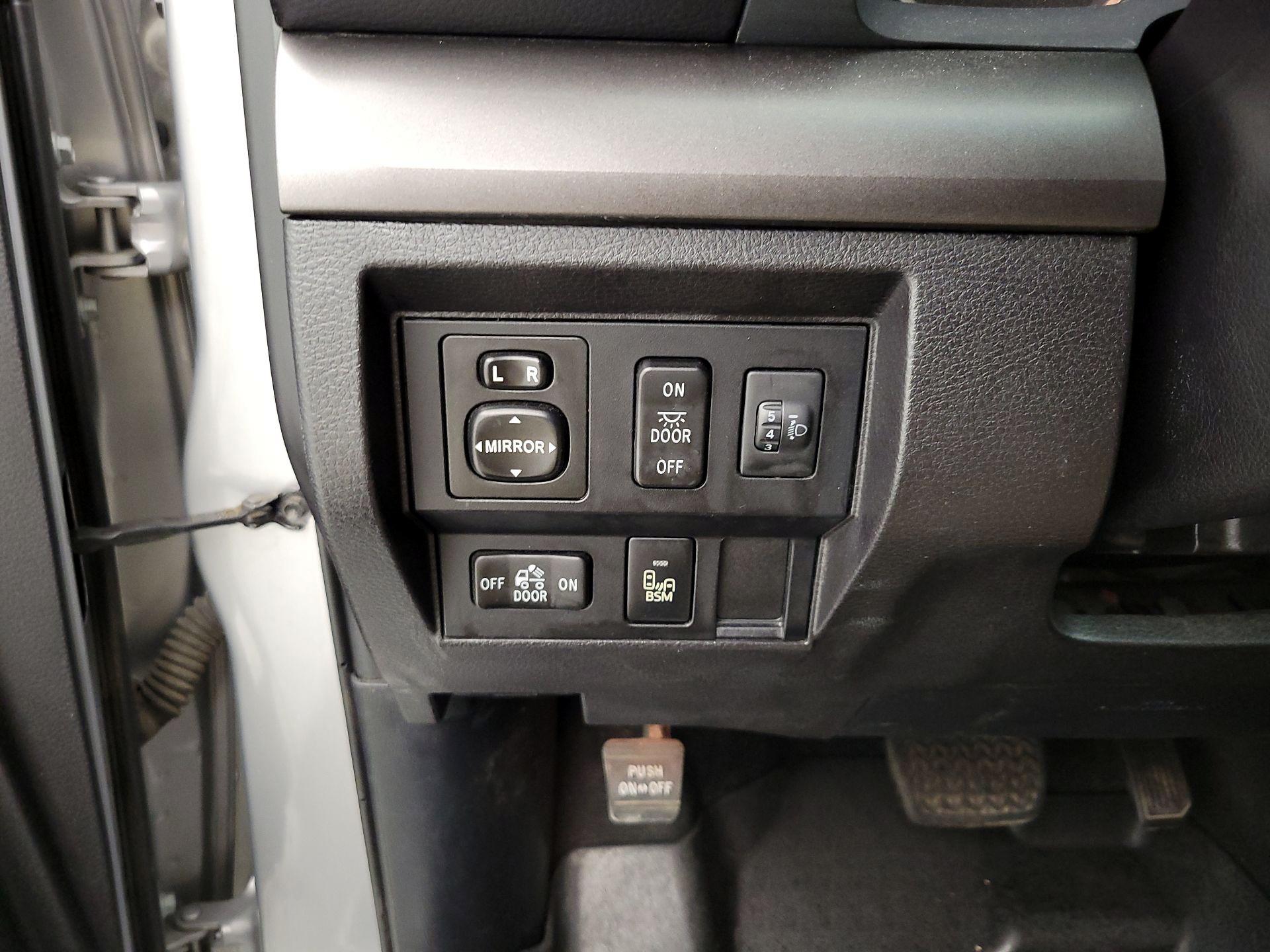 Thumbnail: 2016 Toyota Tundra - 13