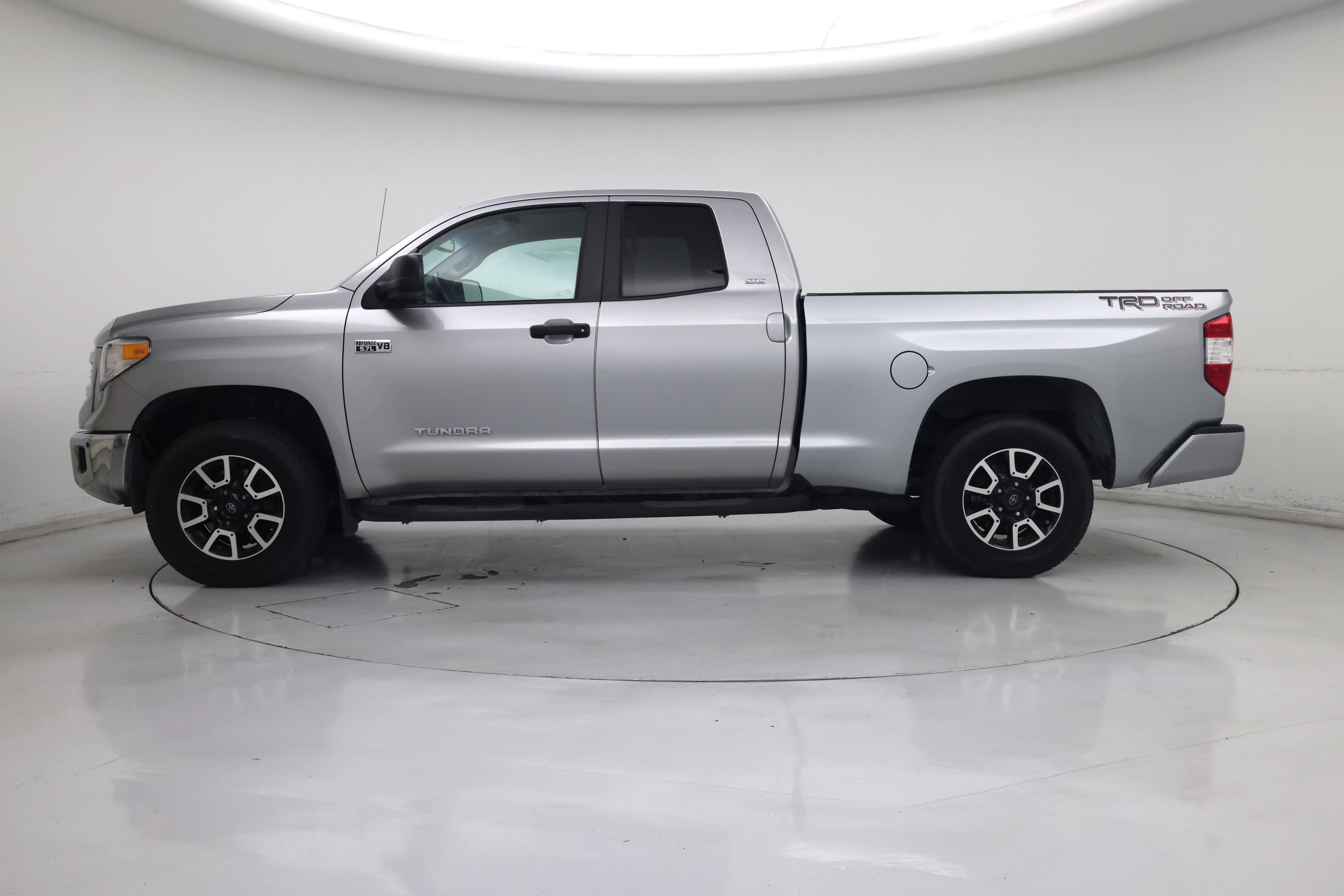 Thumbnail: 2016 Toyota Tundra - 3