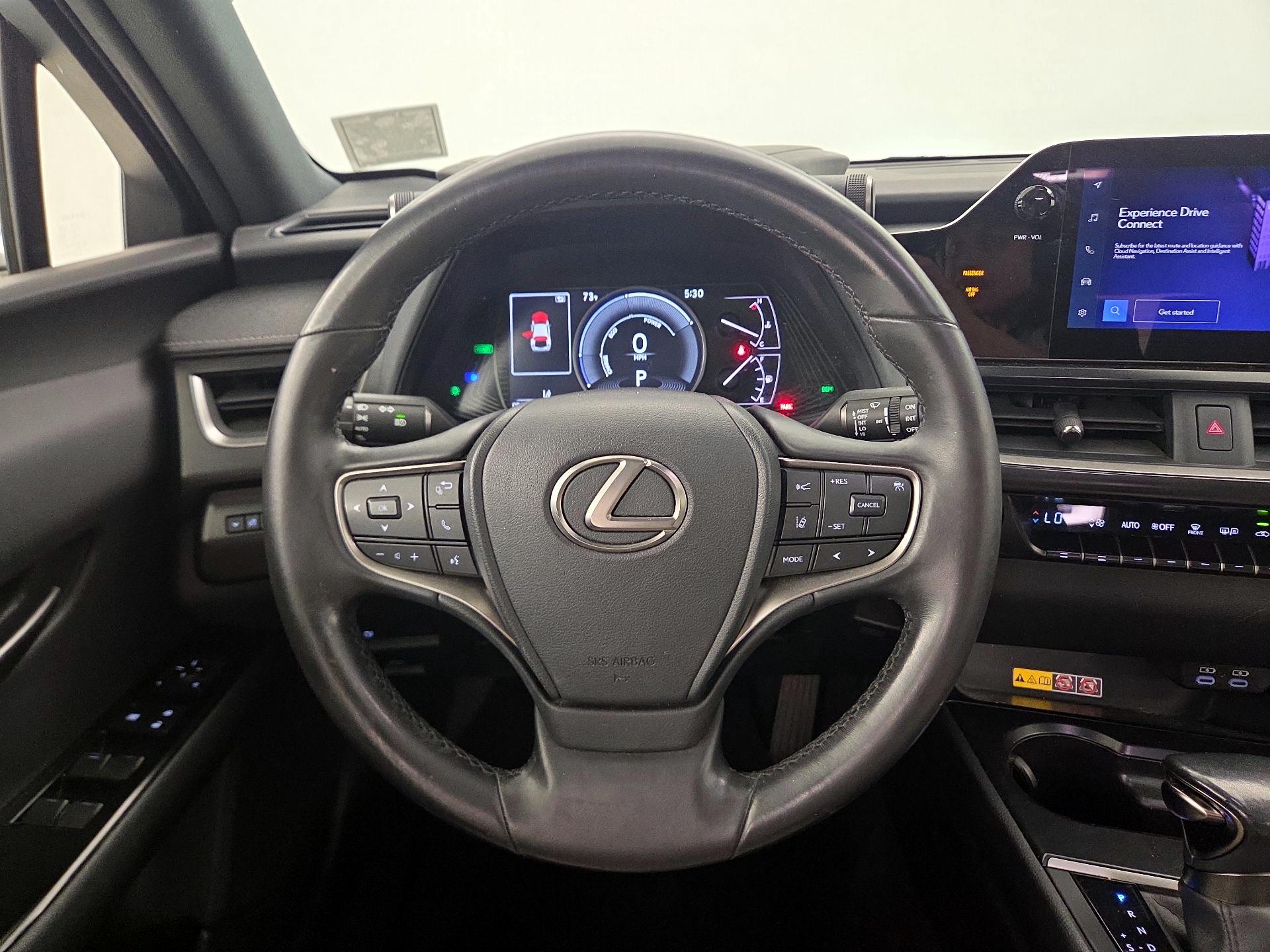 Thumbnail: 2023 Lexus UX - 10