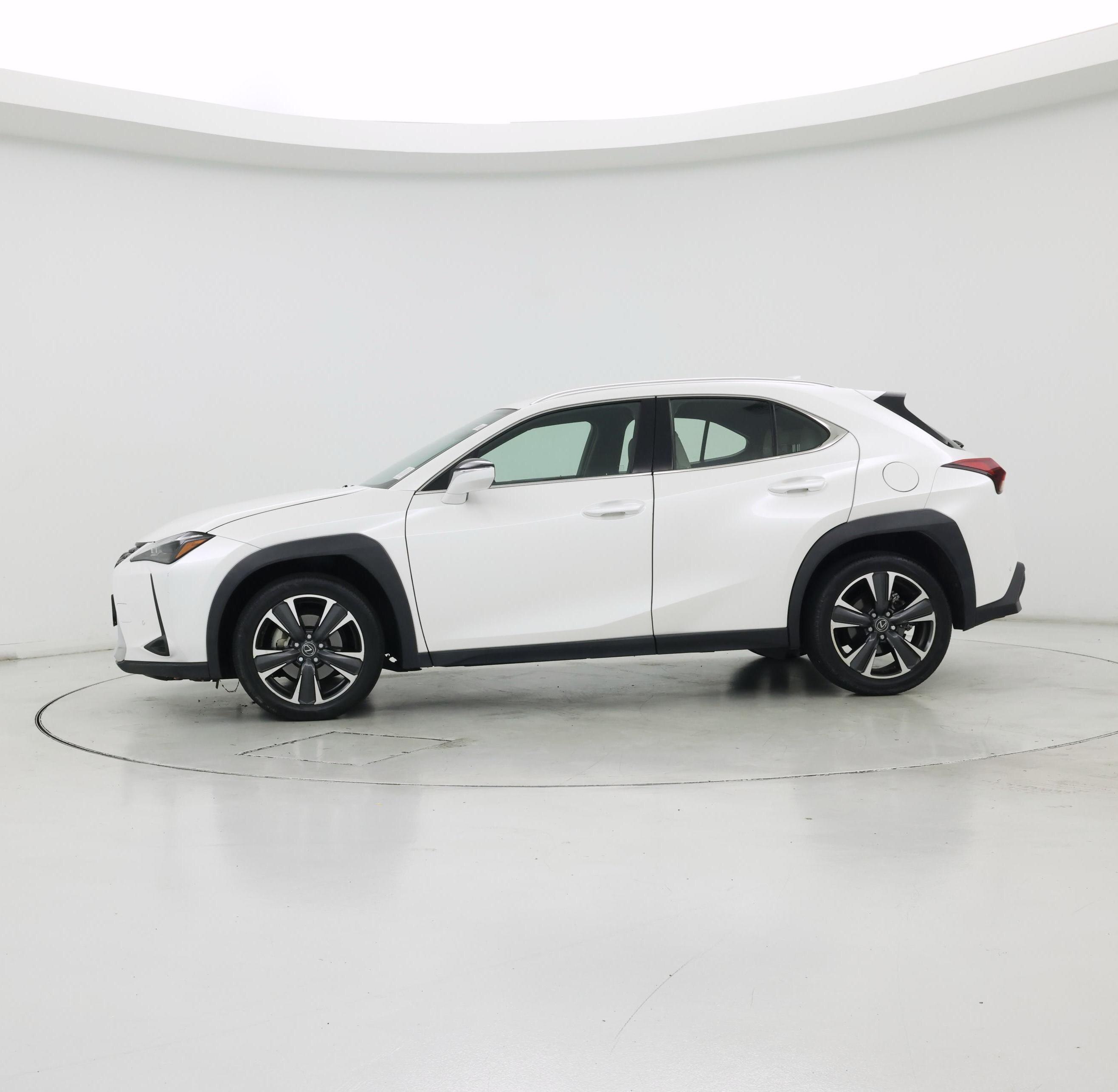 Thumbnail: 2023 Lexus UX - 3