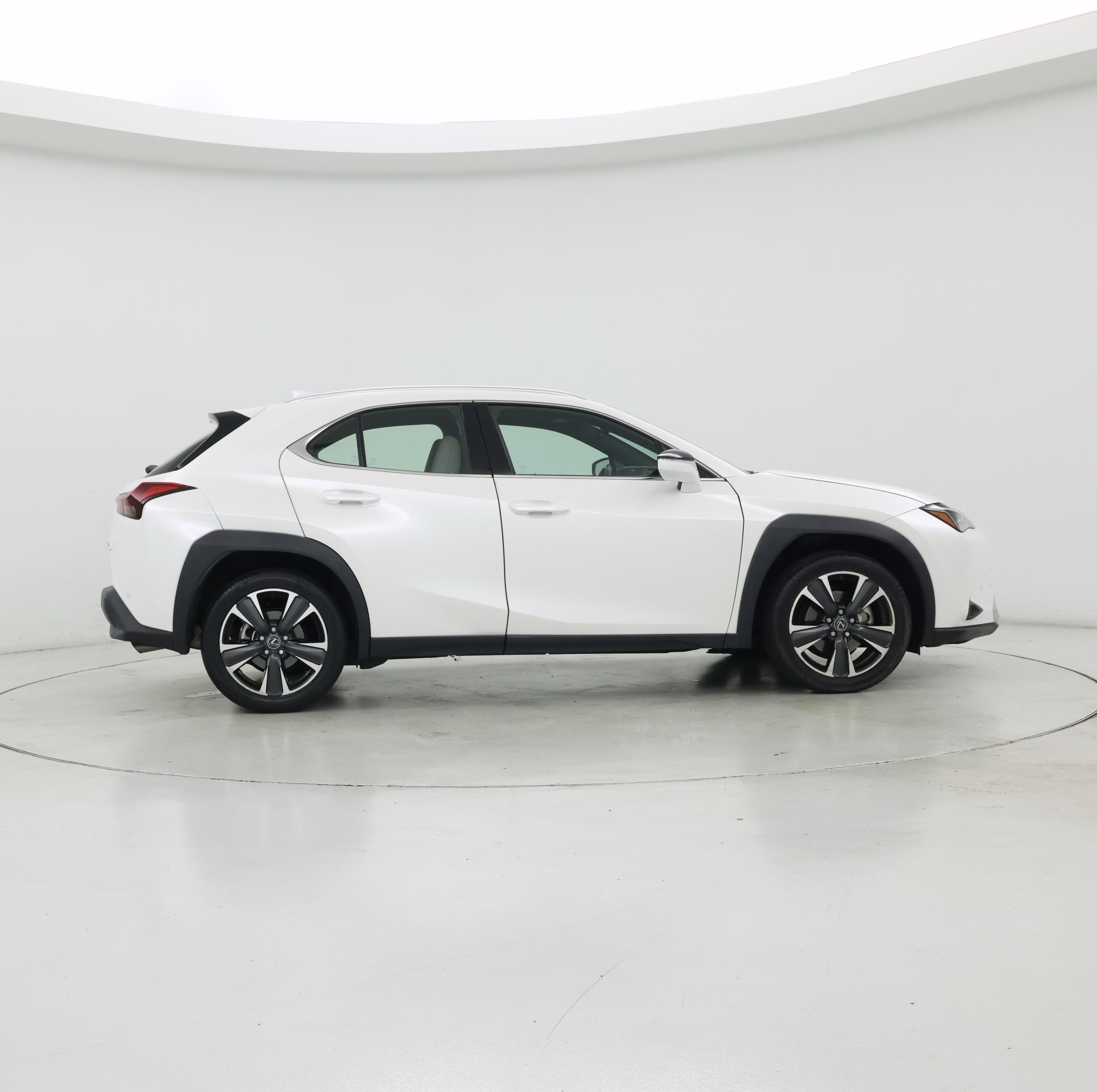 Thumbnail: 2023 Lexus UX - 7