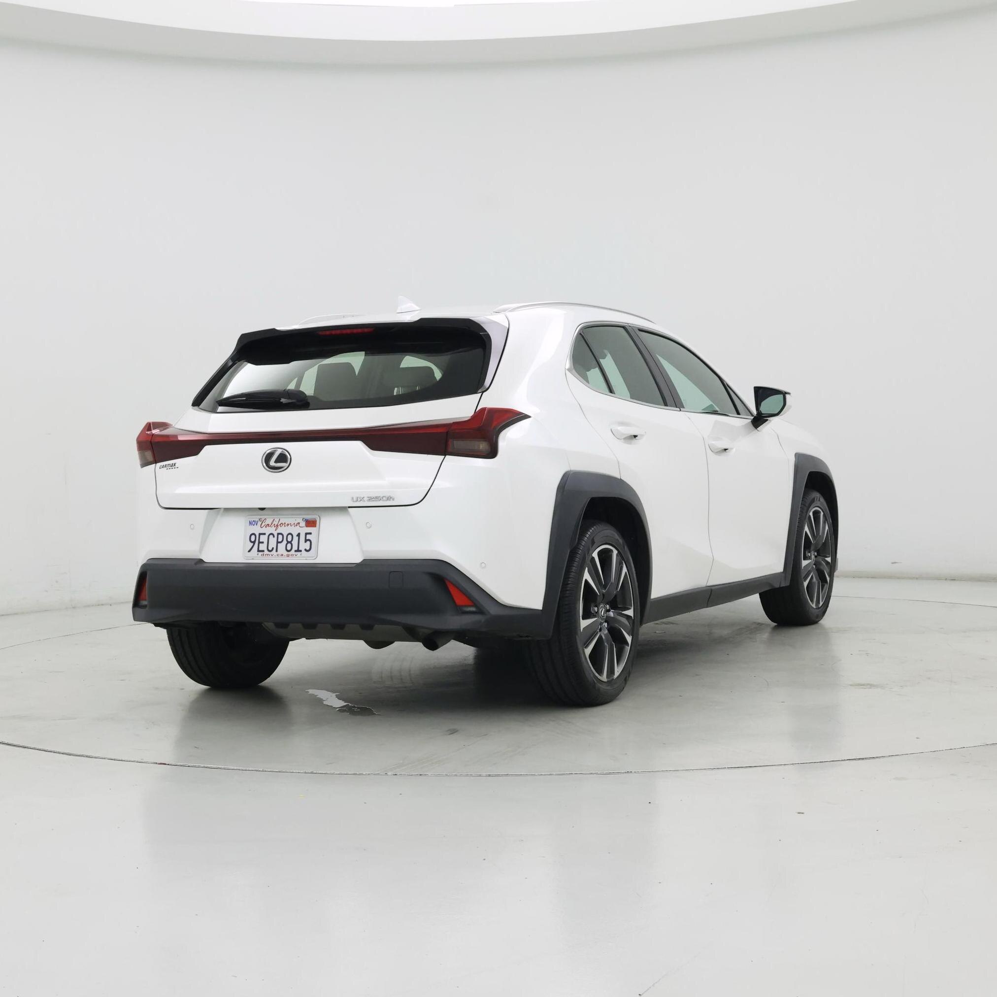 Thumbnail: 2023 Lexus UX - 8
