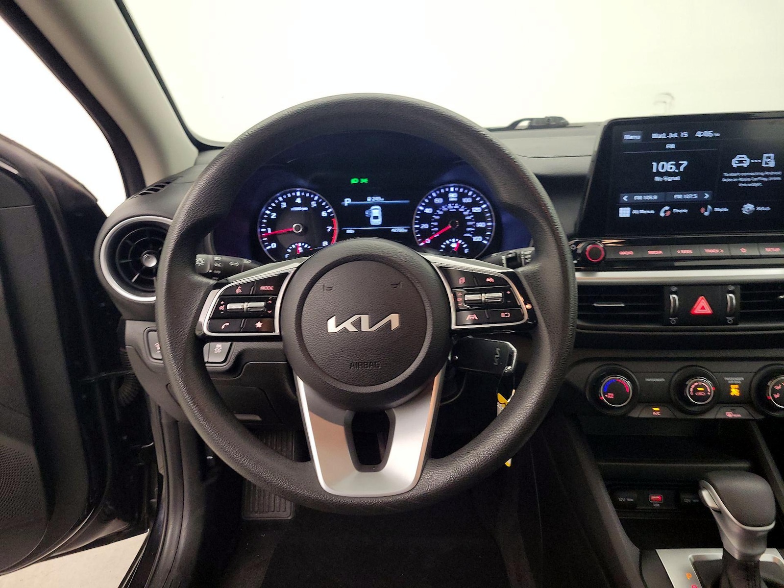 2023 Kia Forte LXS - Photo 11