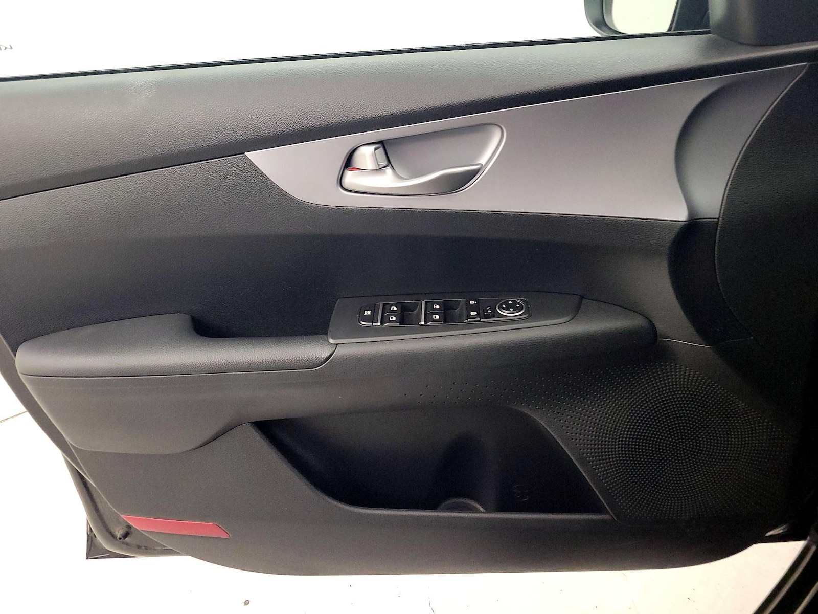 2023 Kia Forte LXS - Photo 13