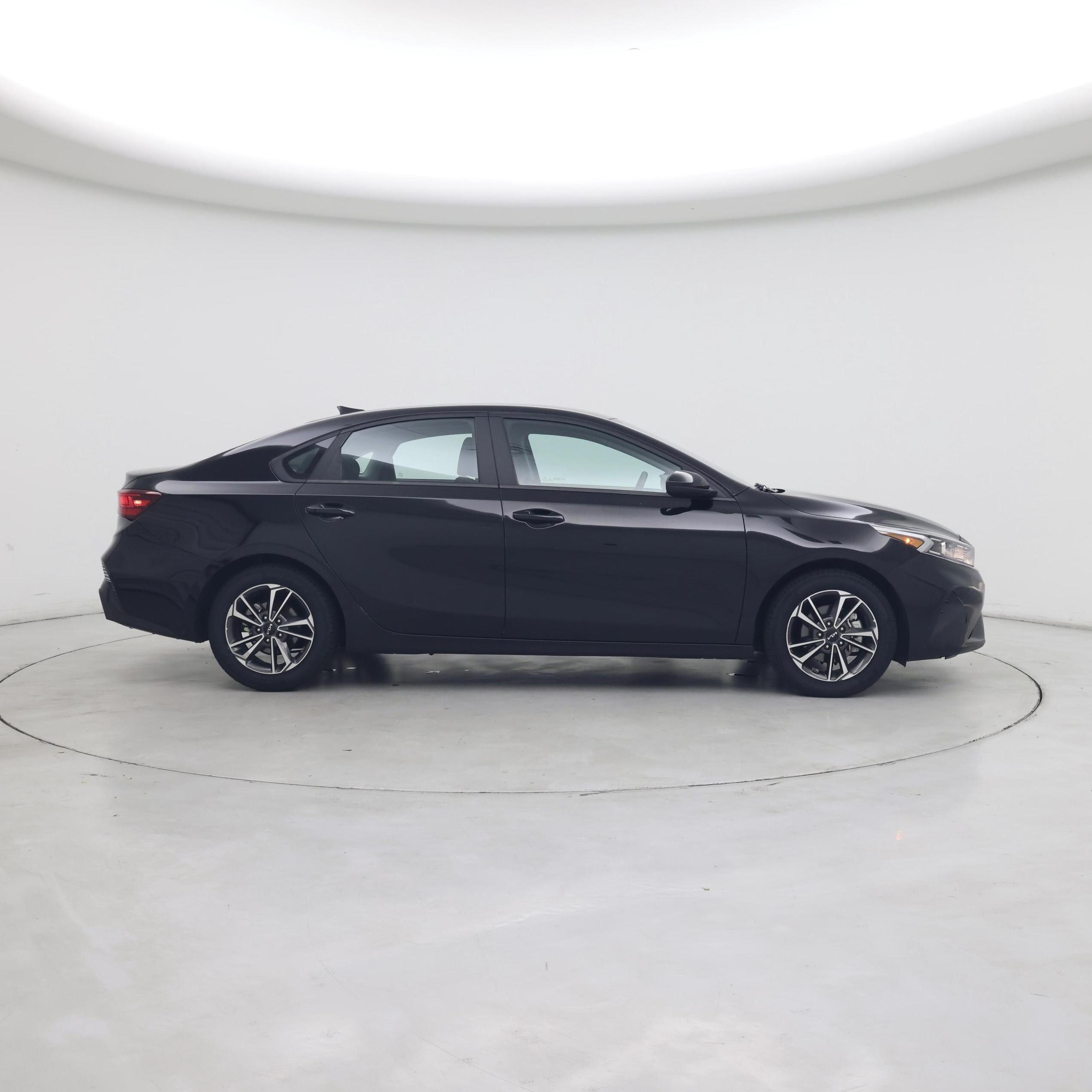 Thumbnail: 2023 Kia Forte - 7