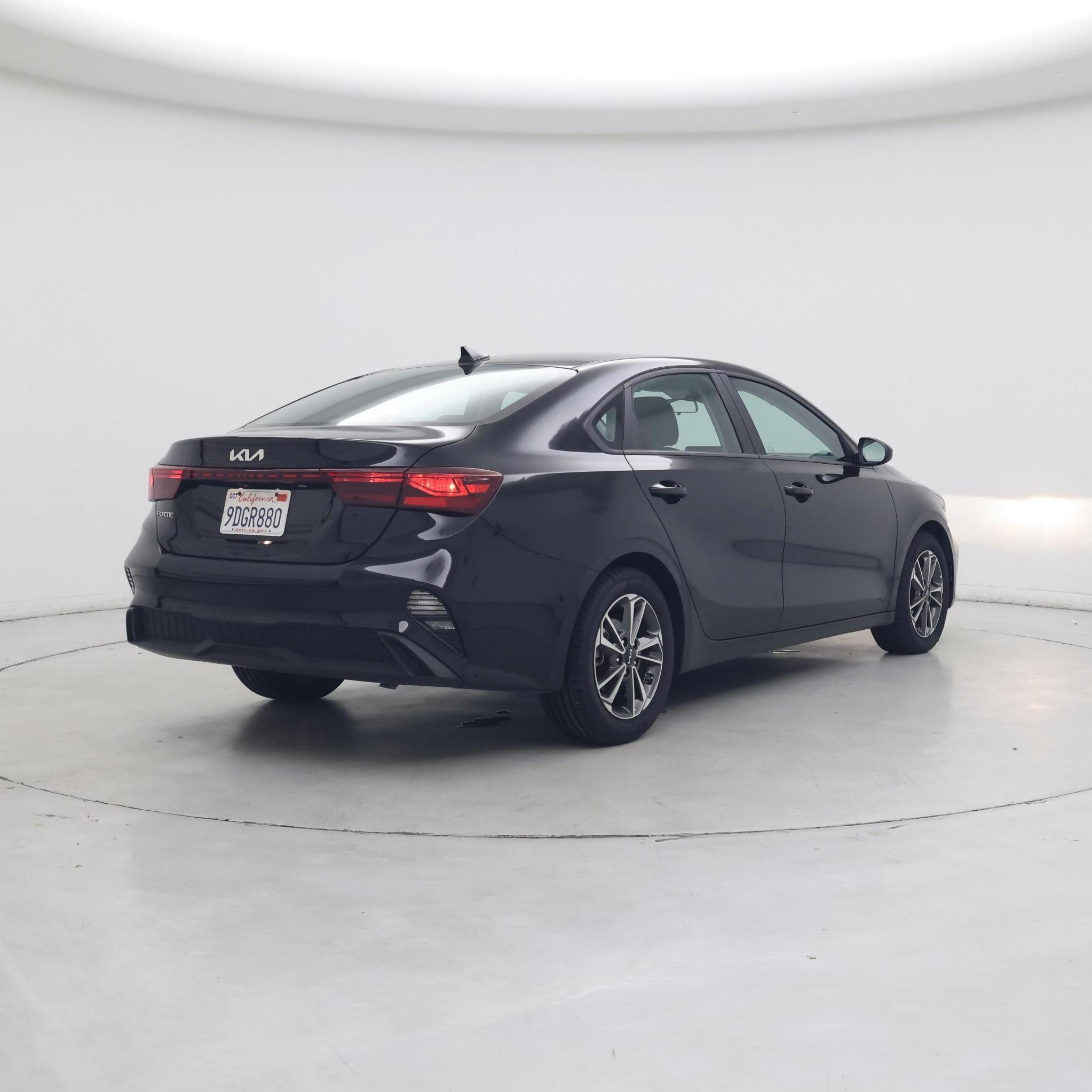 Thumbnail: 2023 Kia Forte - 8