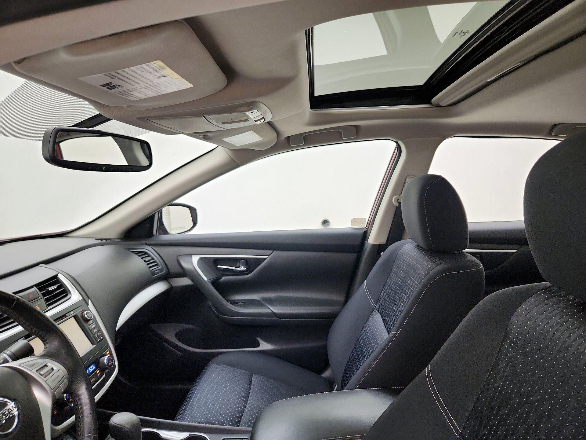 Thumbnail: 2016 Nissan Altima - 20