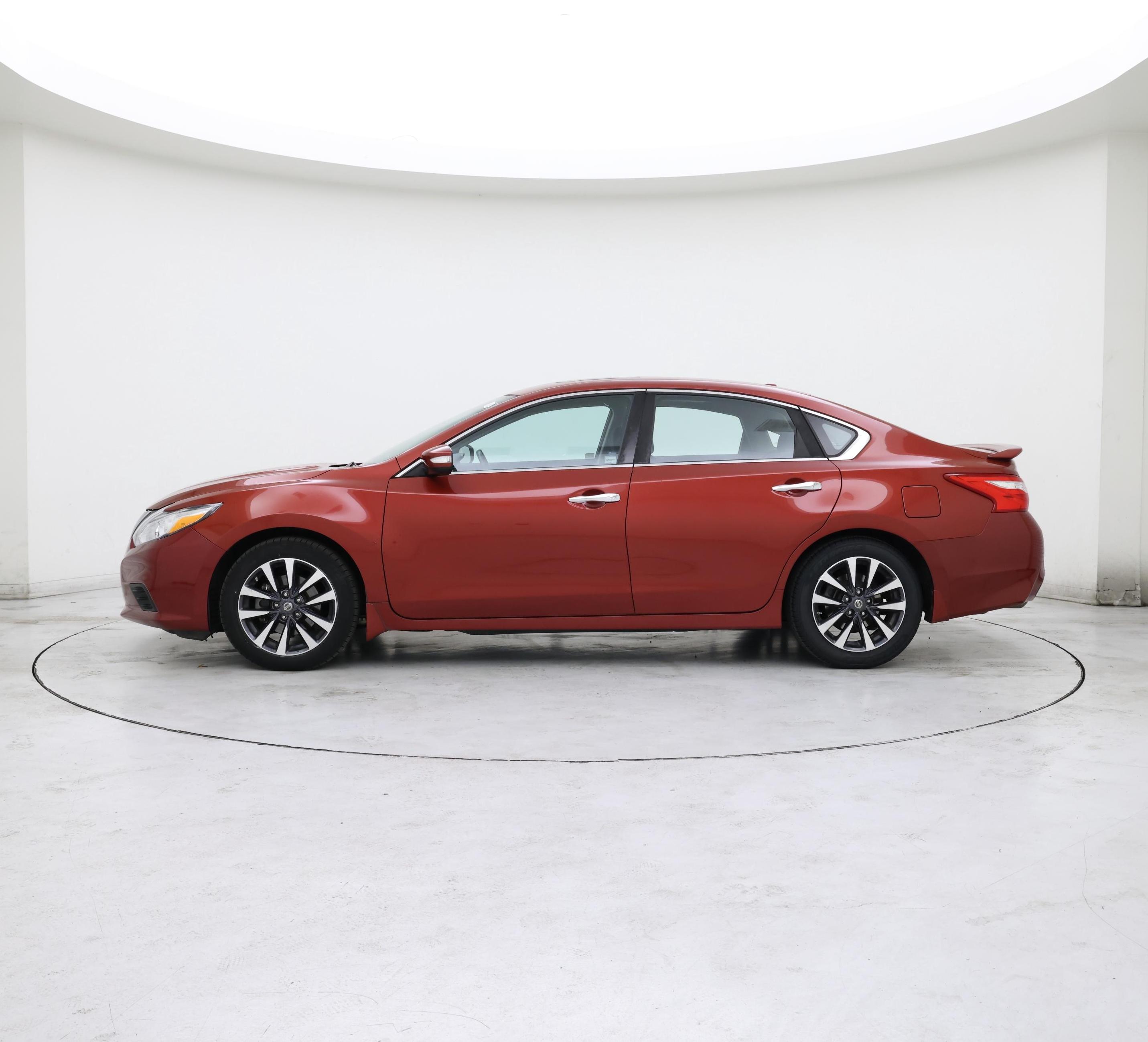 Thumbnail: 2016 Nissan Altima - 3