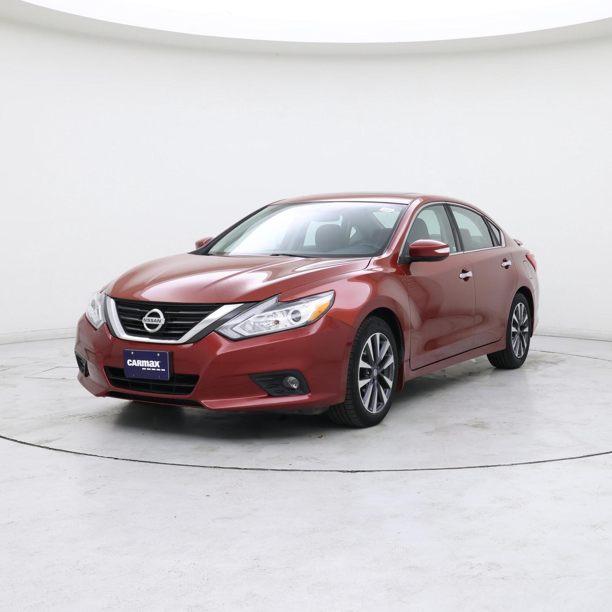 Thumbnail: 2016 Nissan Altima - 4