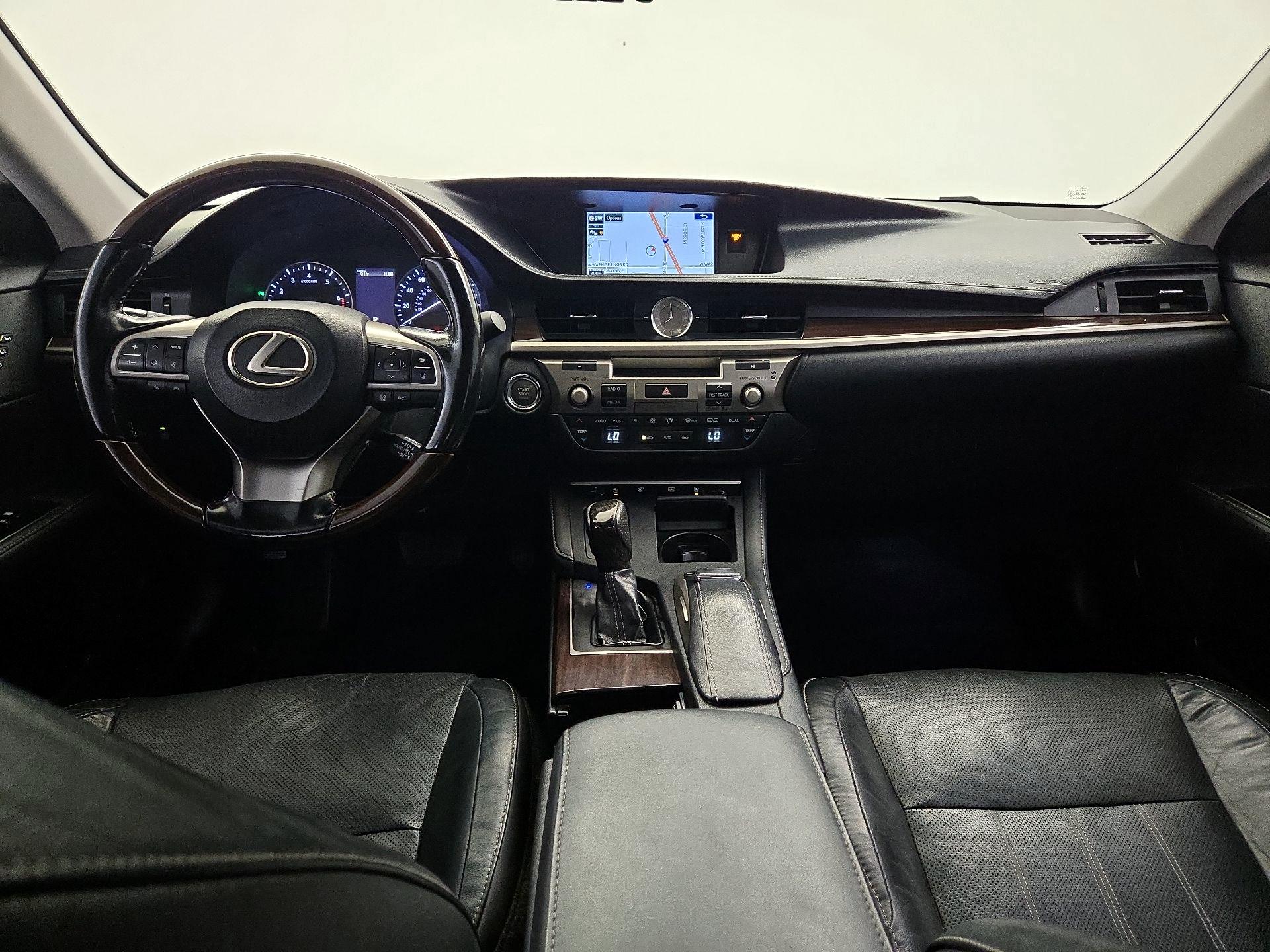 Thumbnail: 2016 Lexus ES - 9