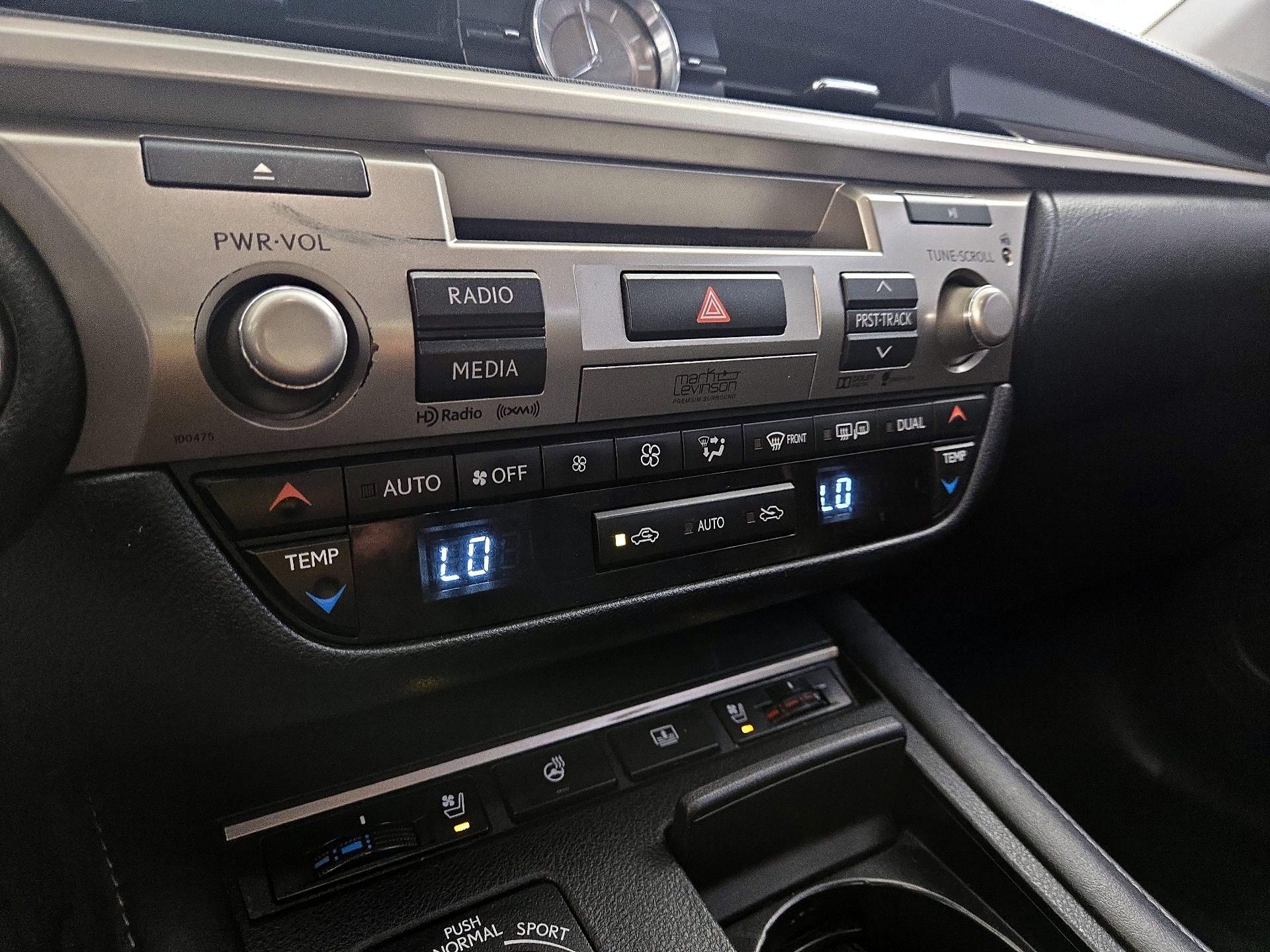 Thumbnail: 2016 Lexus ES - 17
