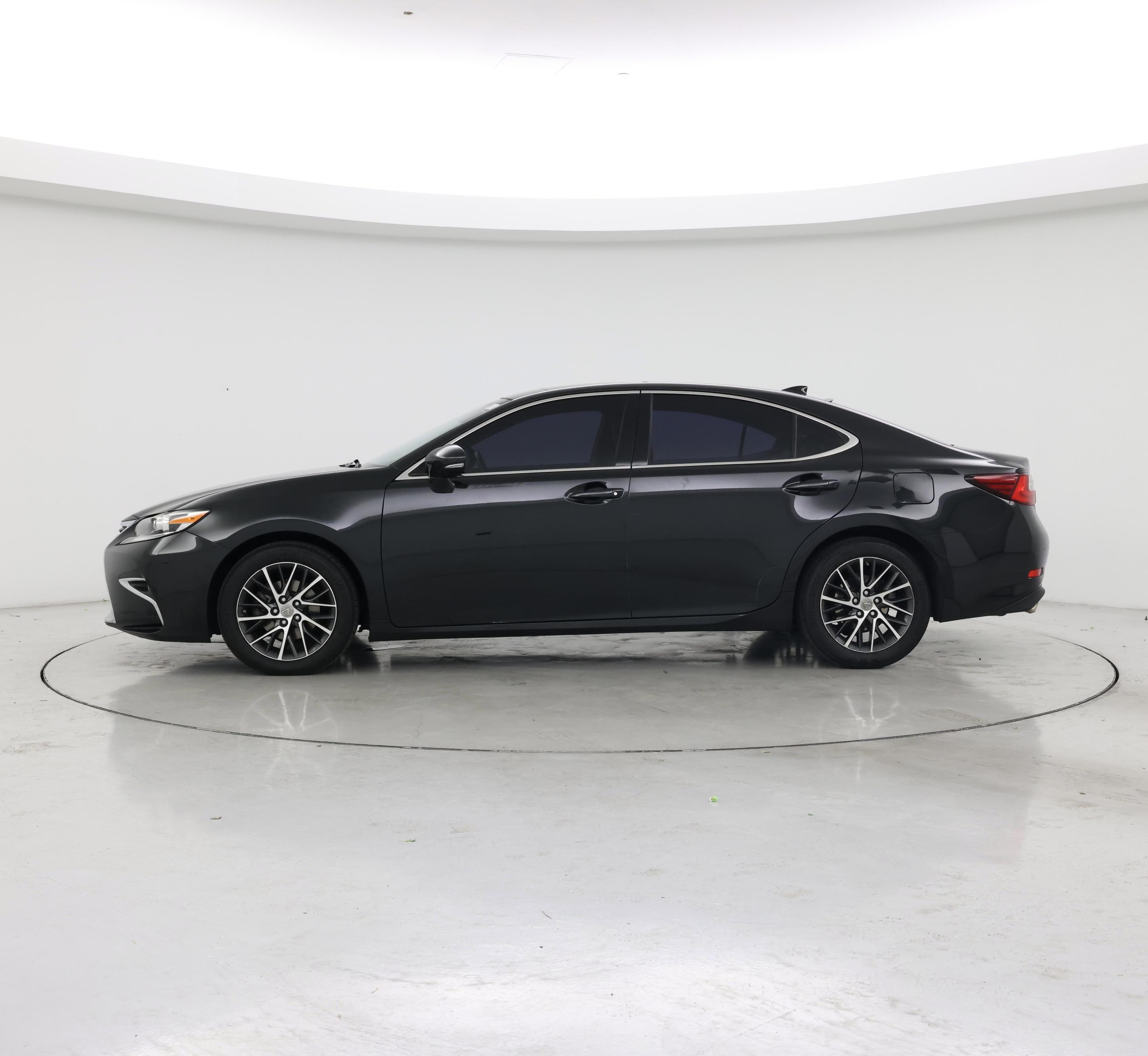 Thumbnail: 2016 Lexus ES - 3