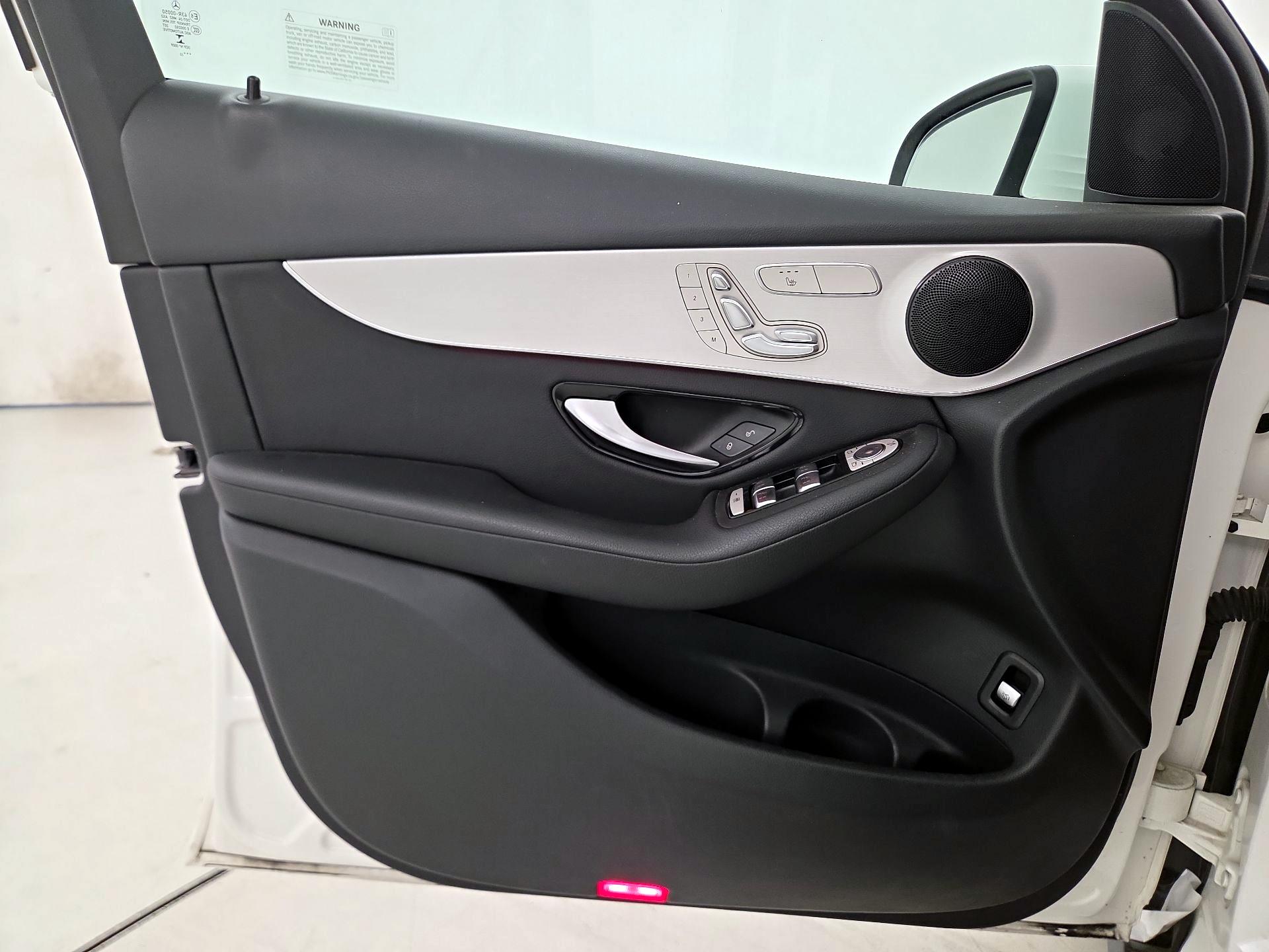 Thumbnail: 2022 Mercedes-Benz GLC - 12