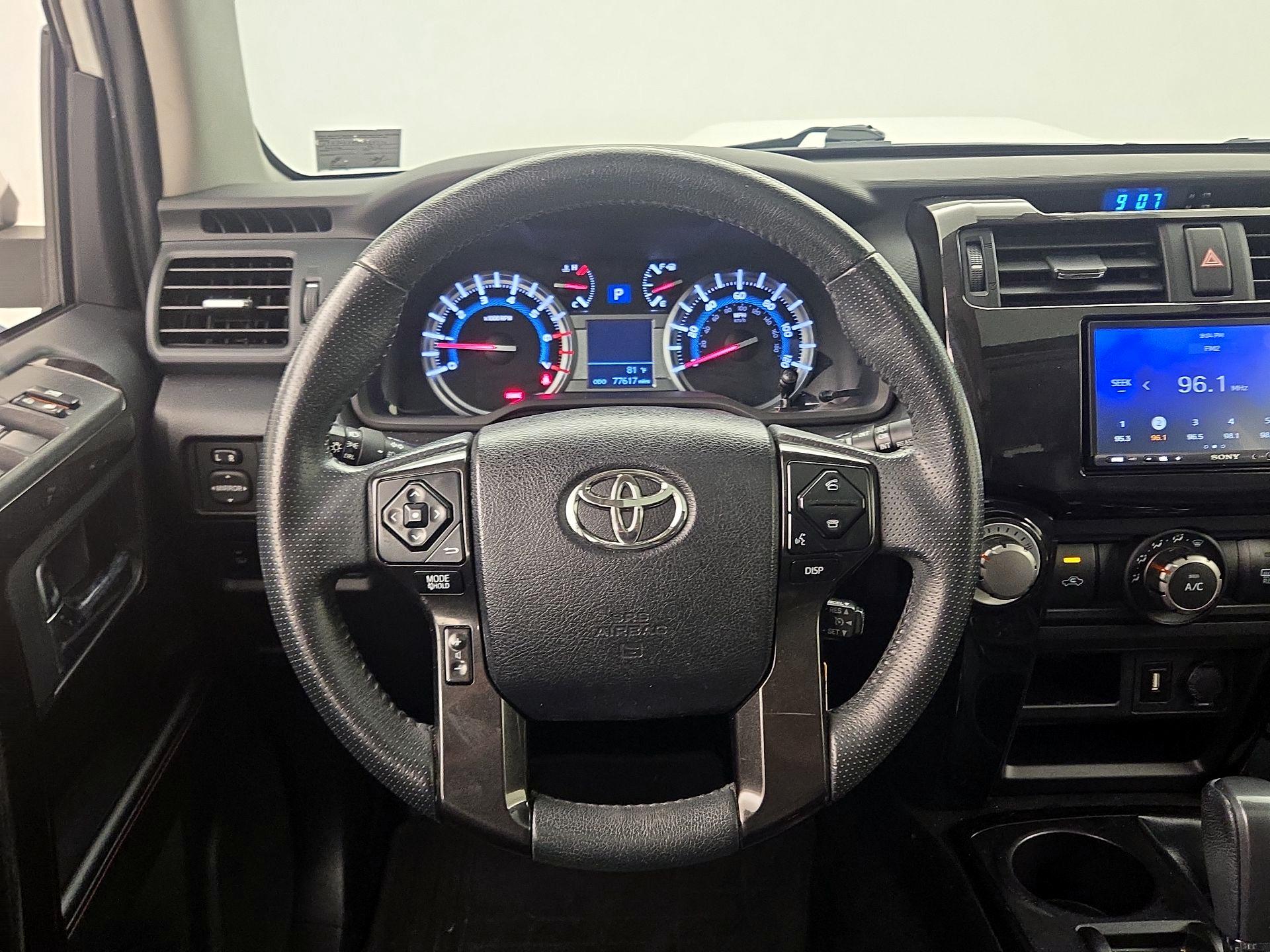 Thumbnail: 2015 Toyota 4Runner - 10