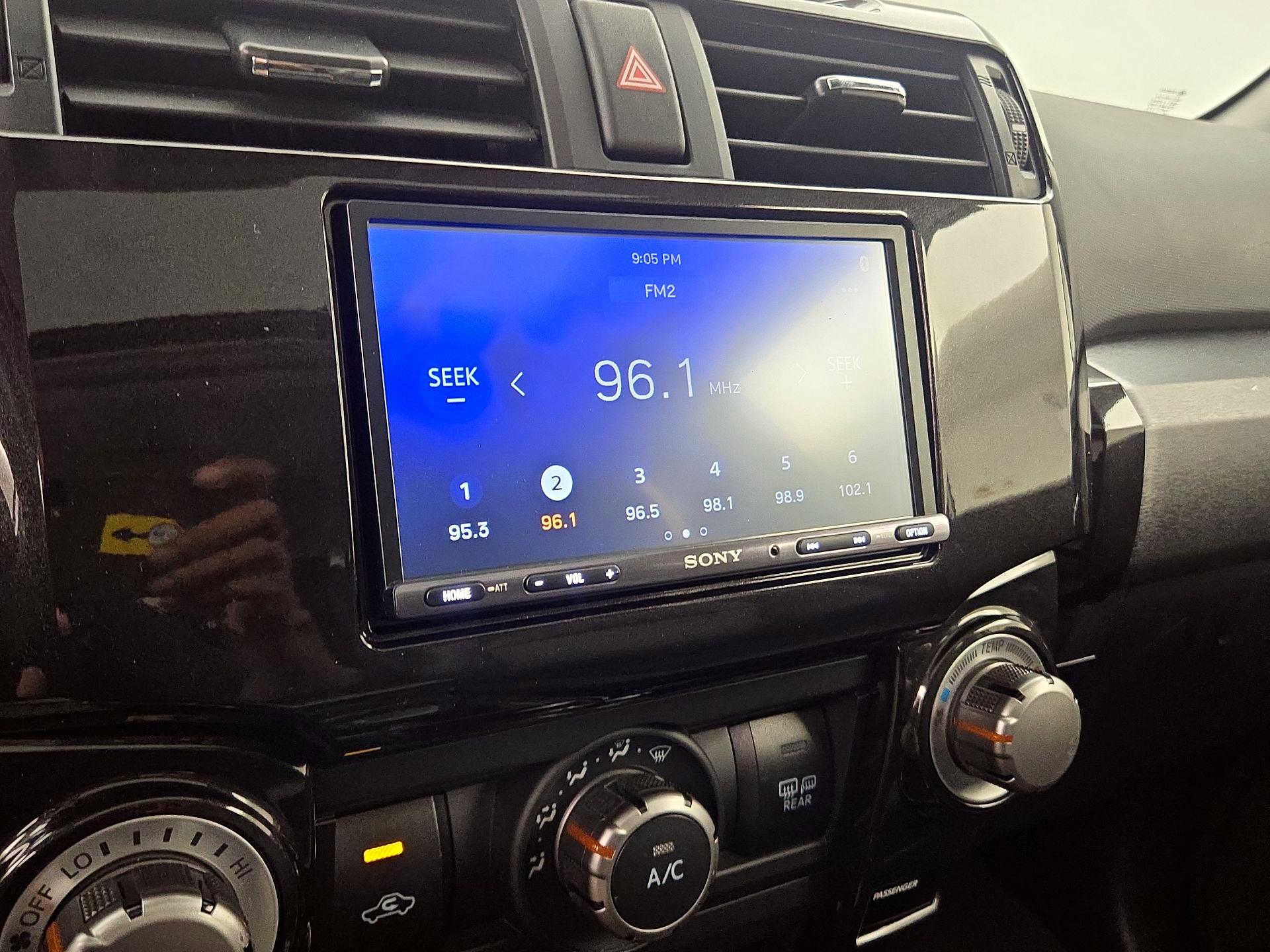 Thumbnail: 2015 Toyota 4Runner - 15