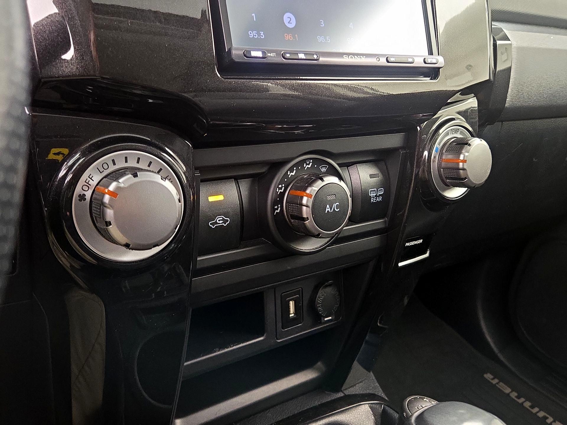 Thumbnail: 2015 Toyota 4Runner - 16