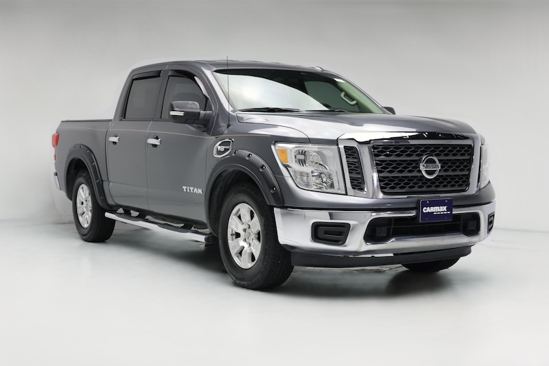 2017 Nissan Titan SV