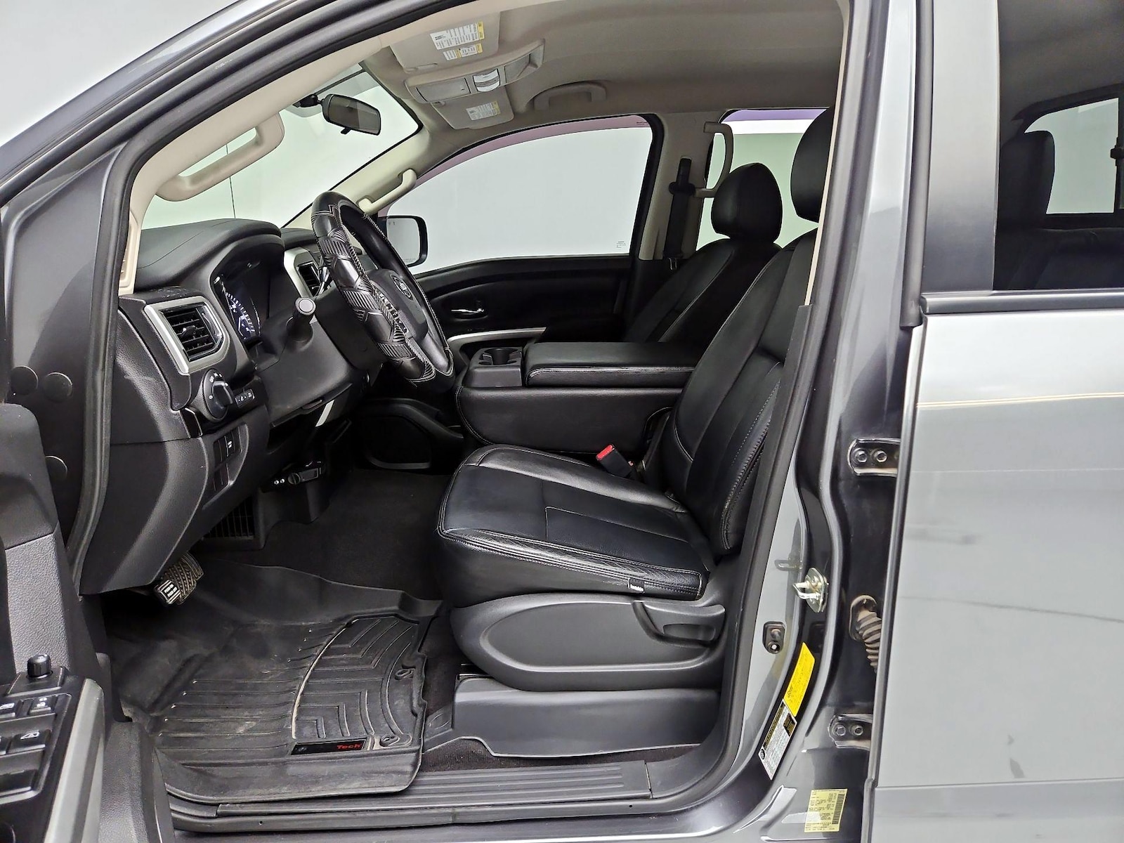 2017 Nissan Titan SV - Photo 12