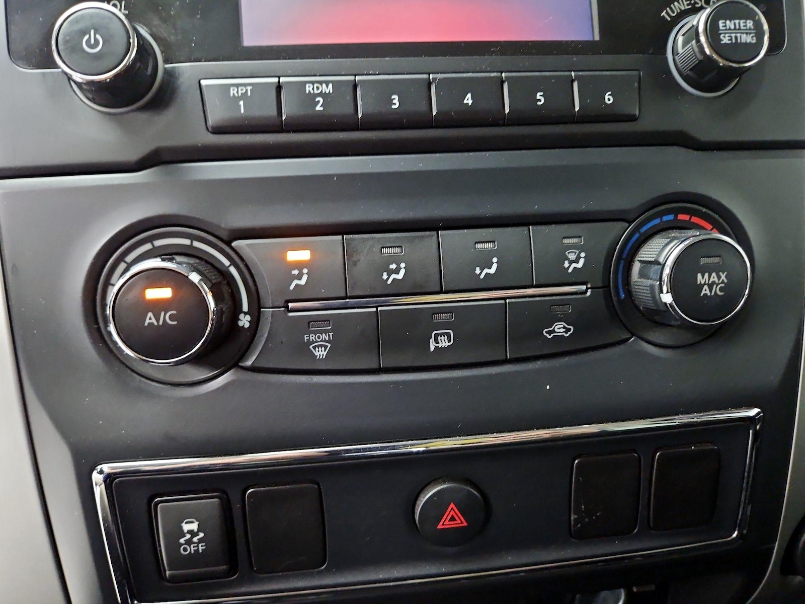 2017 Nissan Titan SV - Photo 16