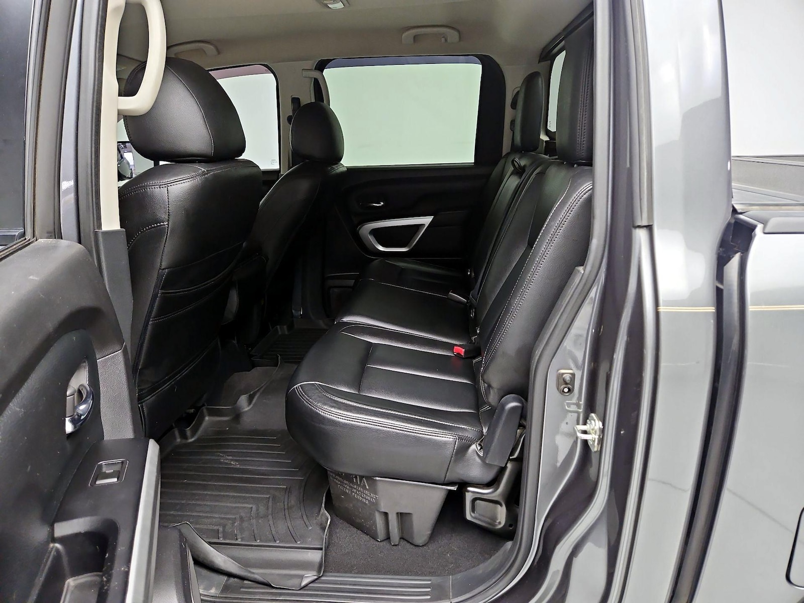 2017 Nissan Titan SV - Photo 19