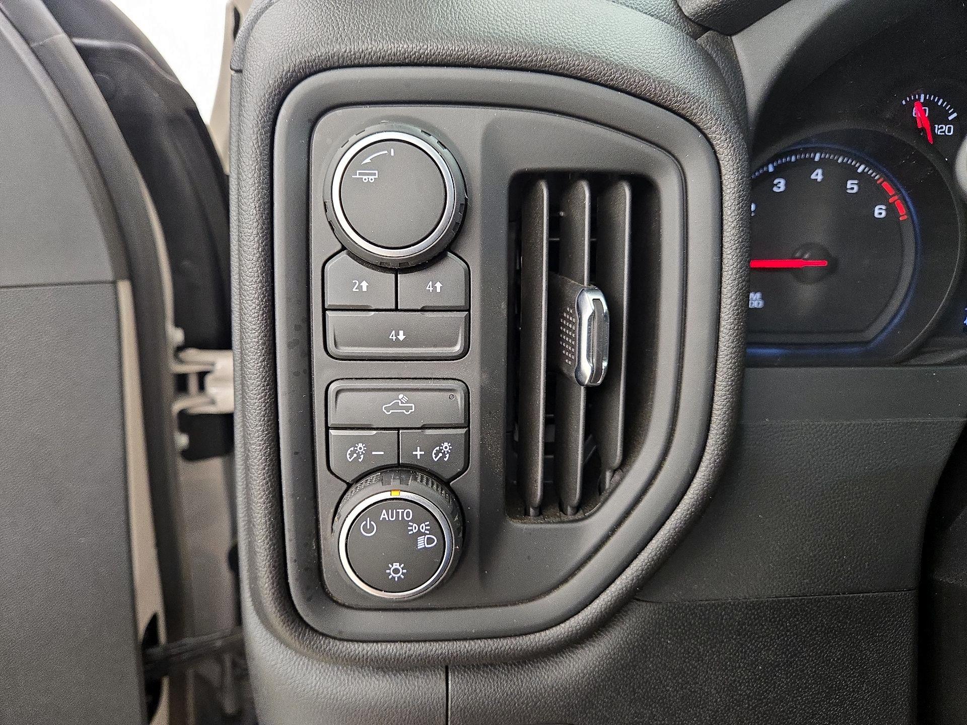 Thumbnail: 2026 Chevrolet Silverado 2500 - 13