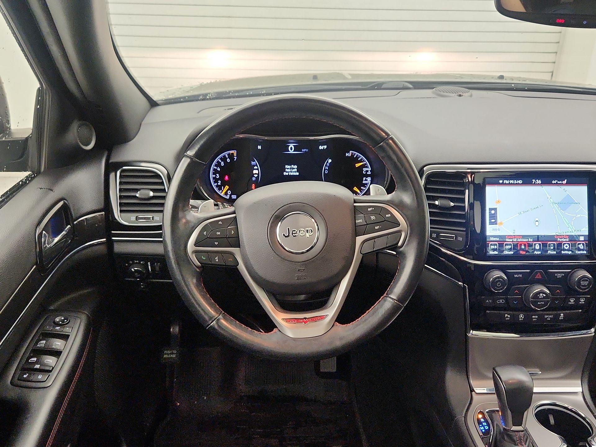 Thumbnail: 2020 Jeep Grand Cherokee - 10