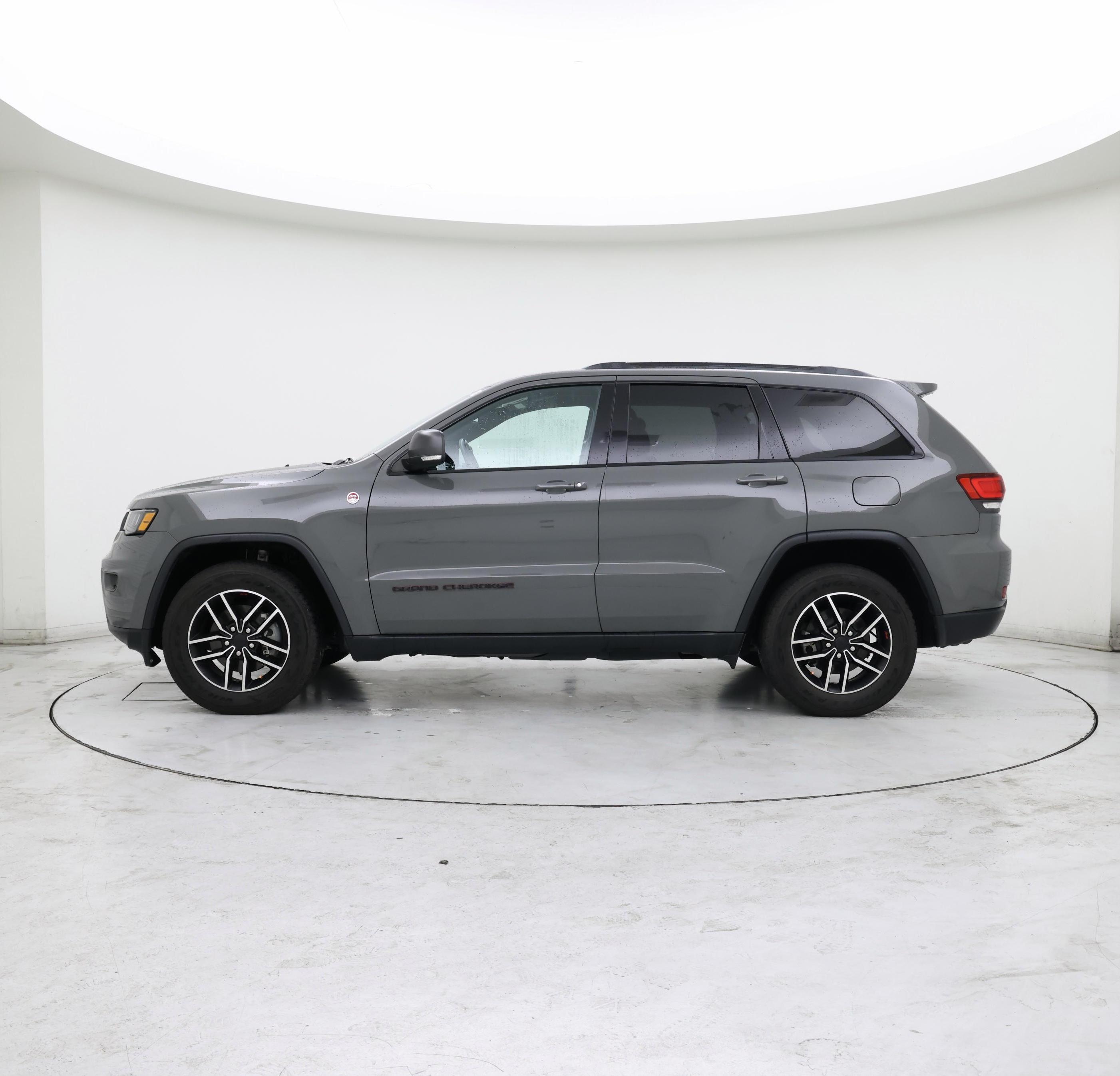 Thumbnail: 2020 Jeep Grand Cherokee - 3