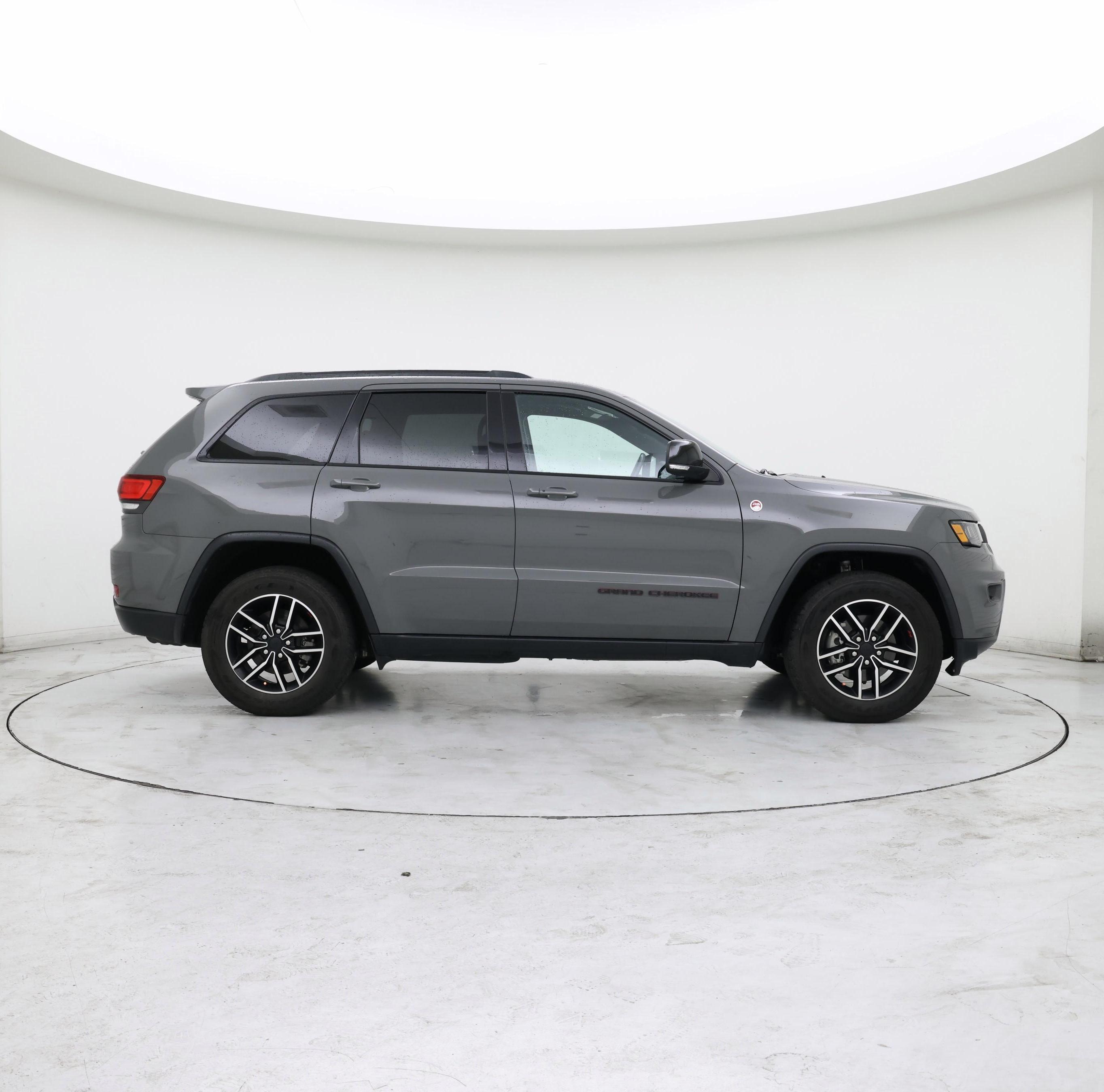 Thumbnail: 2020 Jeep Grand Cherokee - 7