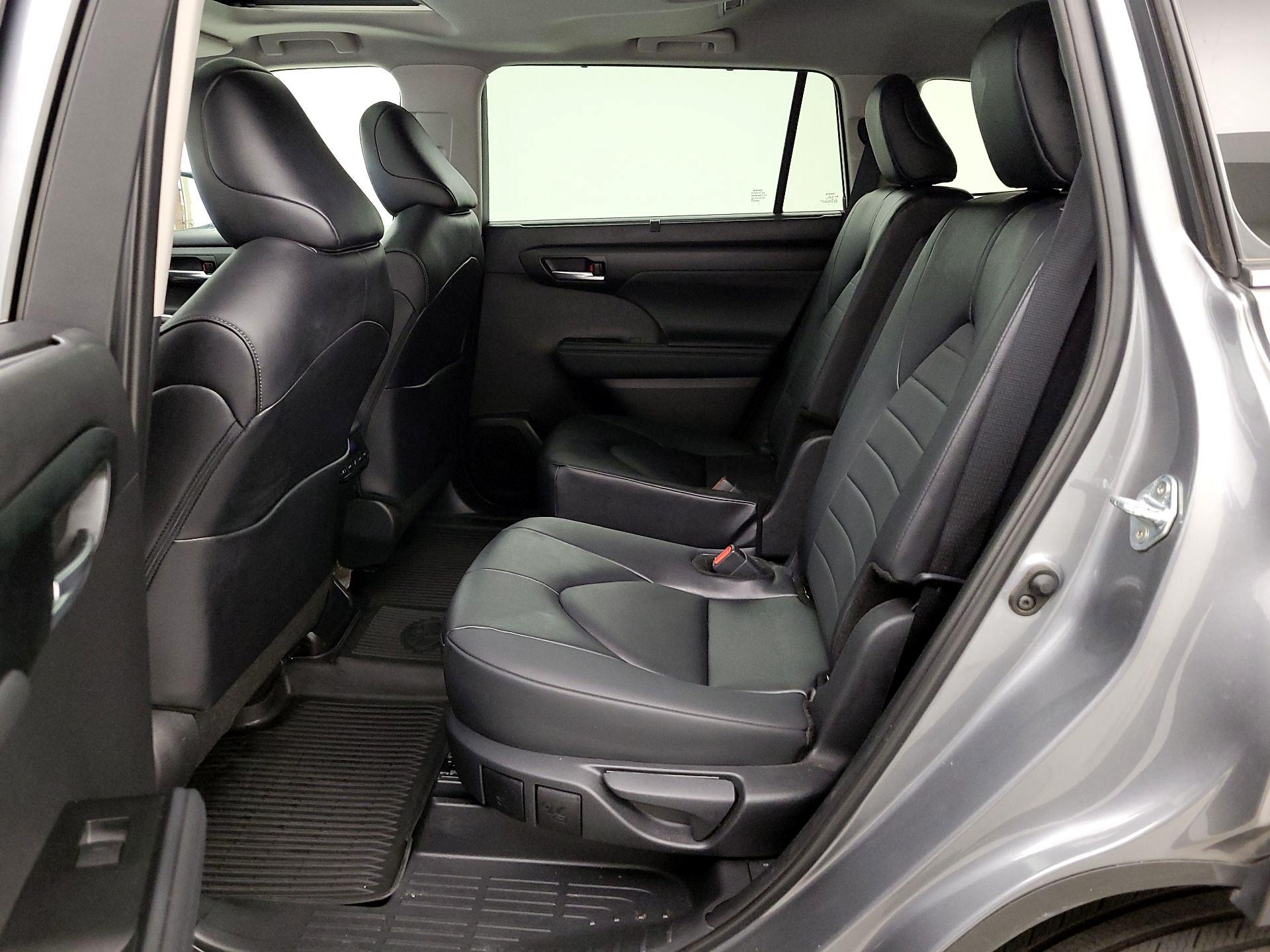 Thumbnail: 2025 Toyota Highlander - 20