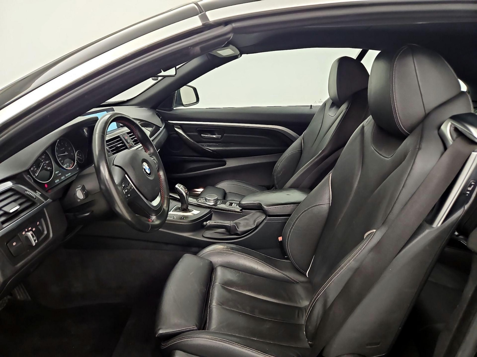 Power Seat(s) & Leather Seats