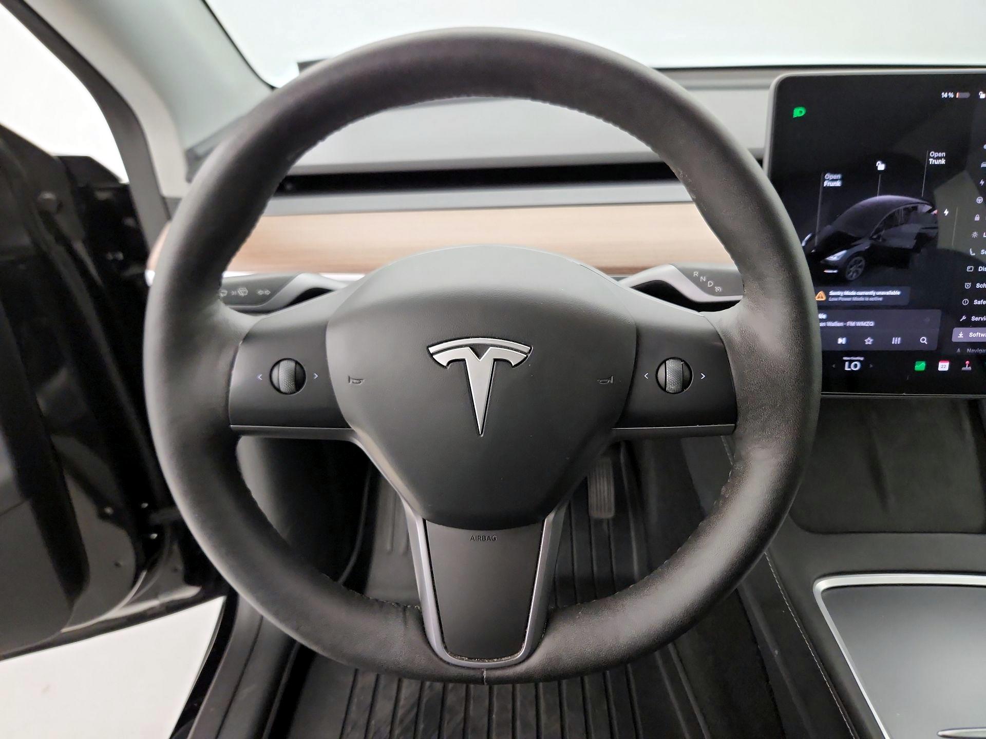 Thumbnail: 2025 Tesla Model Y - 10