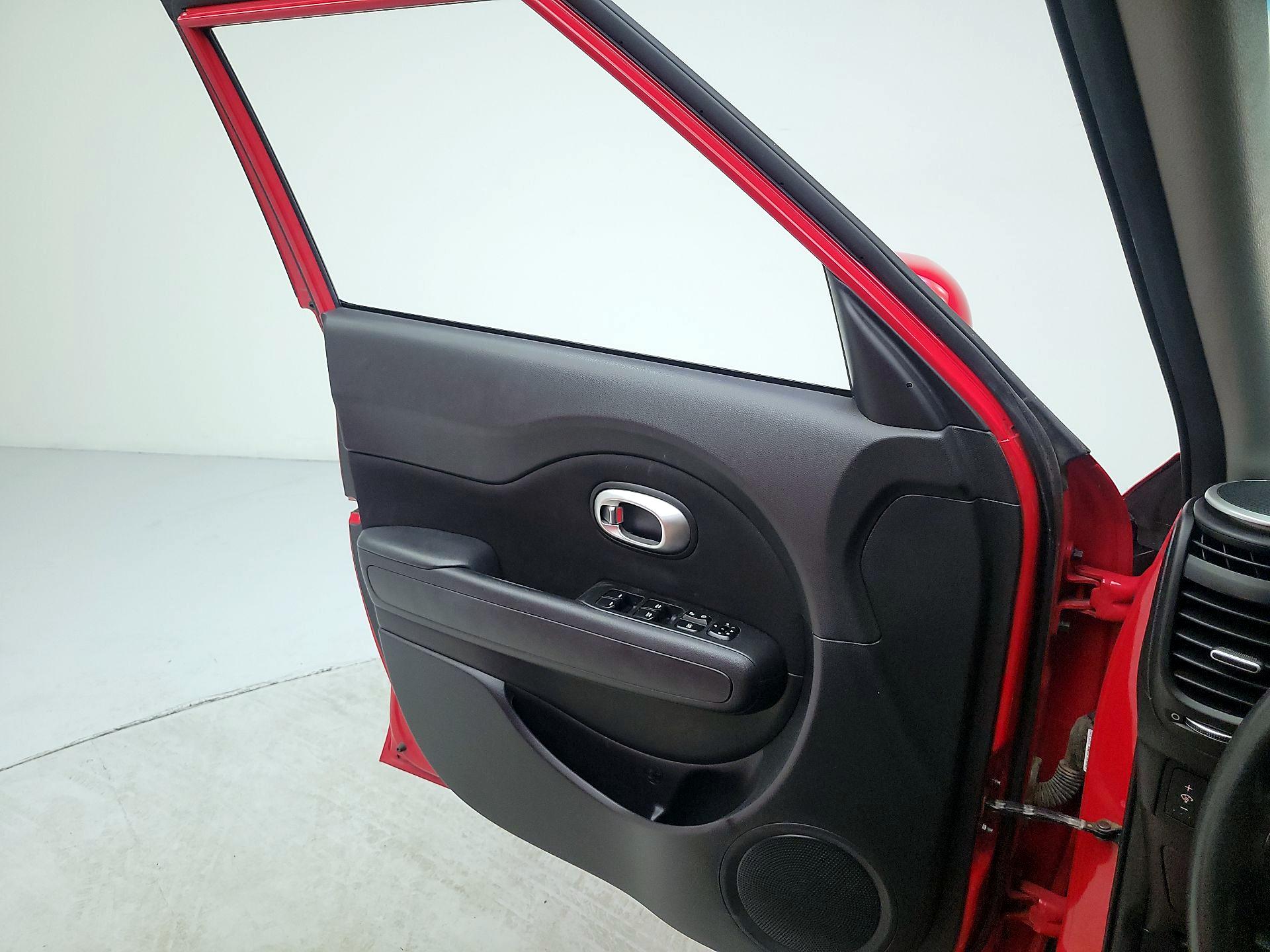 Thumbnail: 2016 Kia Soul - 12