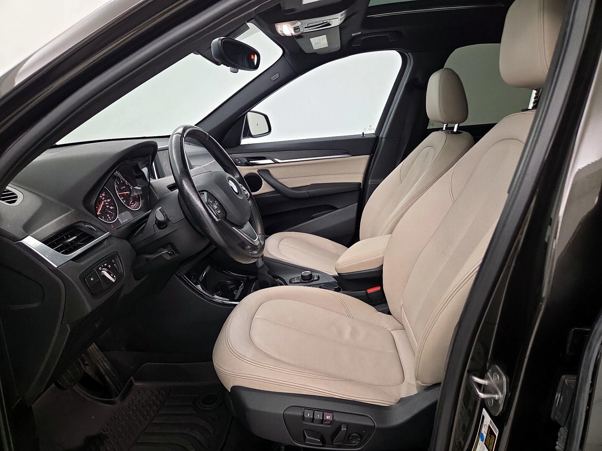 Thumbnail: 2016 BMW X1 - 11