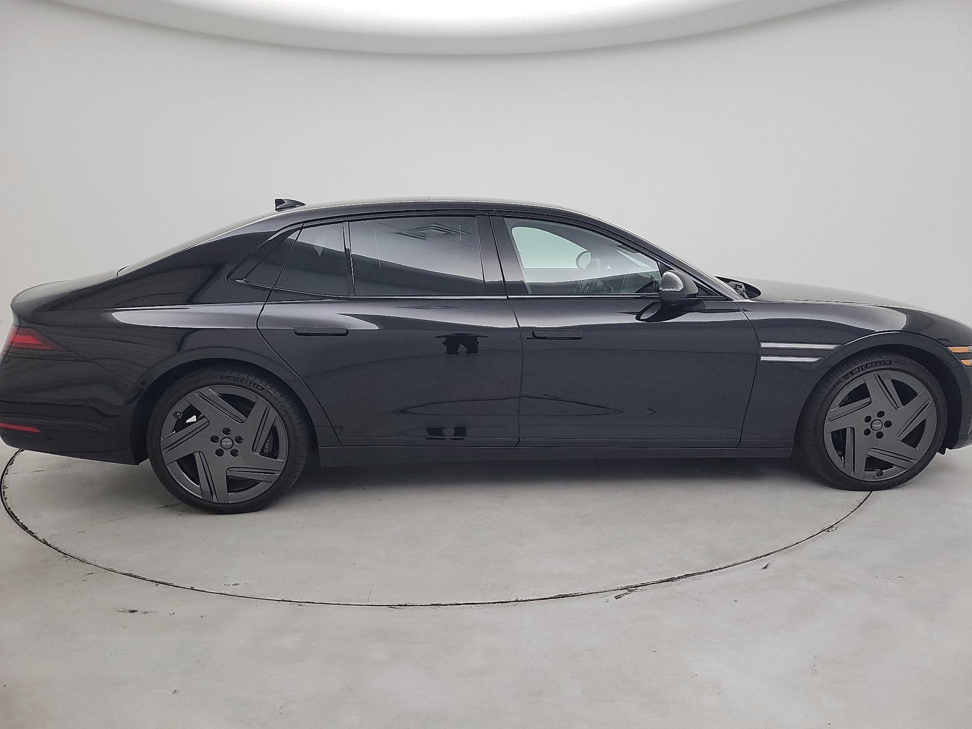 Thumbnail: 2026 Genesis G90 - 4