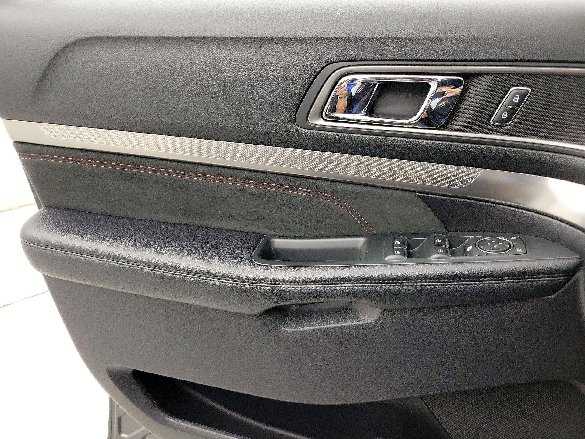Thumbnail: 2019 Ford Explorer - 12