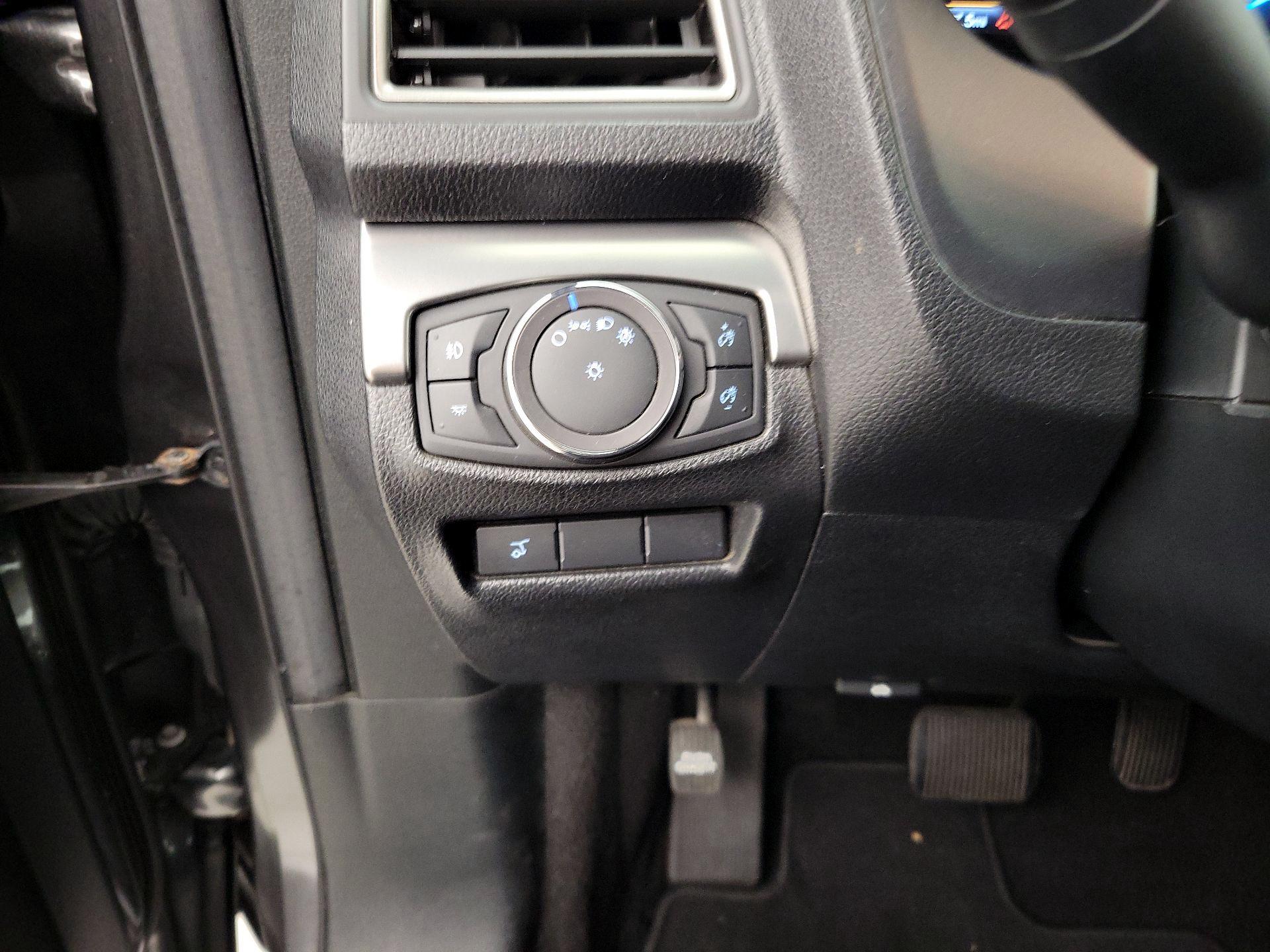 Thumbnail: 2019 Ford Explorer - 13