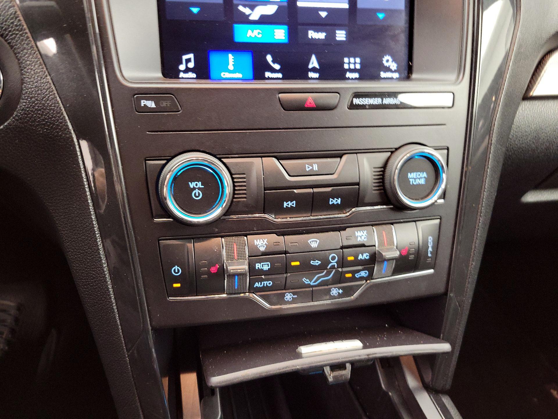 Thumbnail: 2019 Ford Explorer - 17