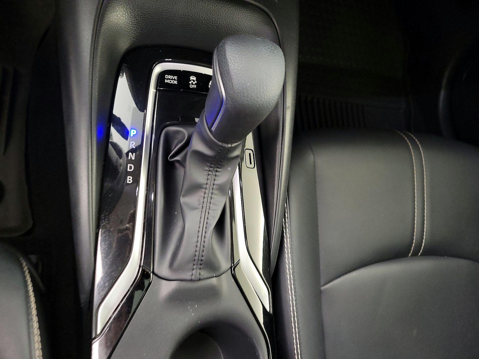 2023 Toyota Corolla XLE - Photo 18