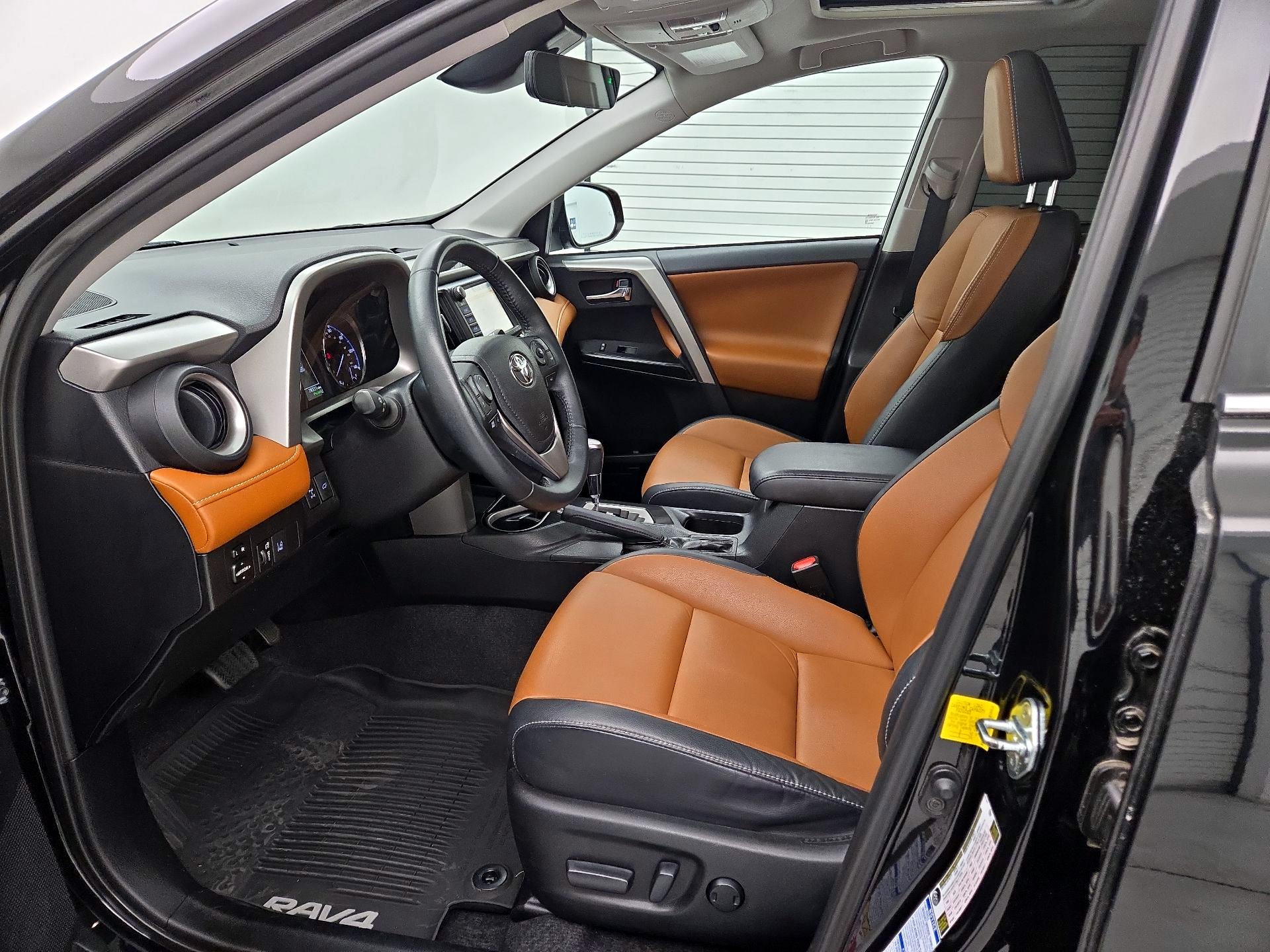 Thumbnail: 2016 Toyota RAV4 - 11