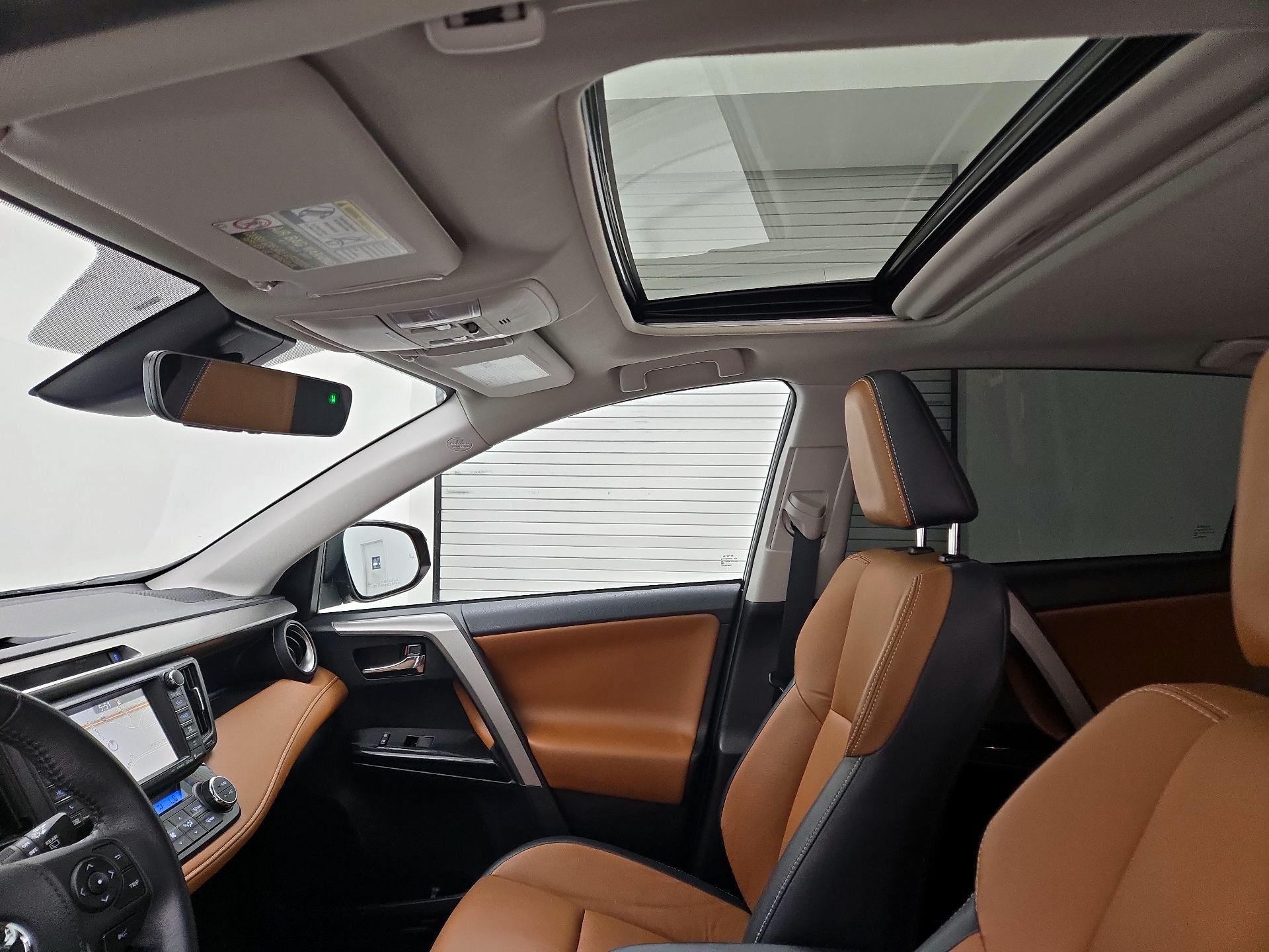 Thumbnail: 2016 Toyota RAV4 - 20