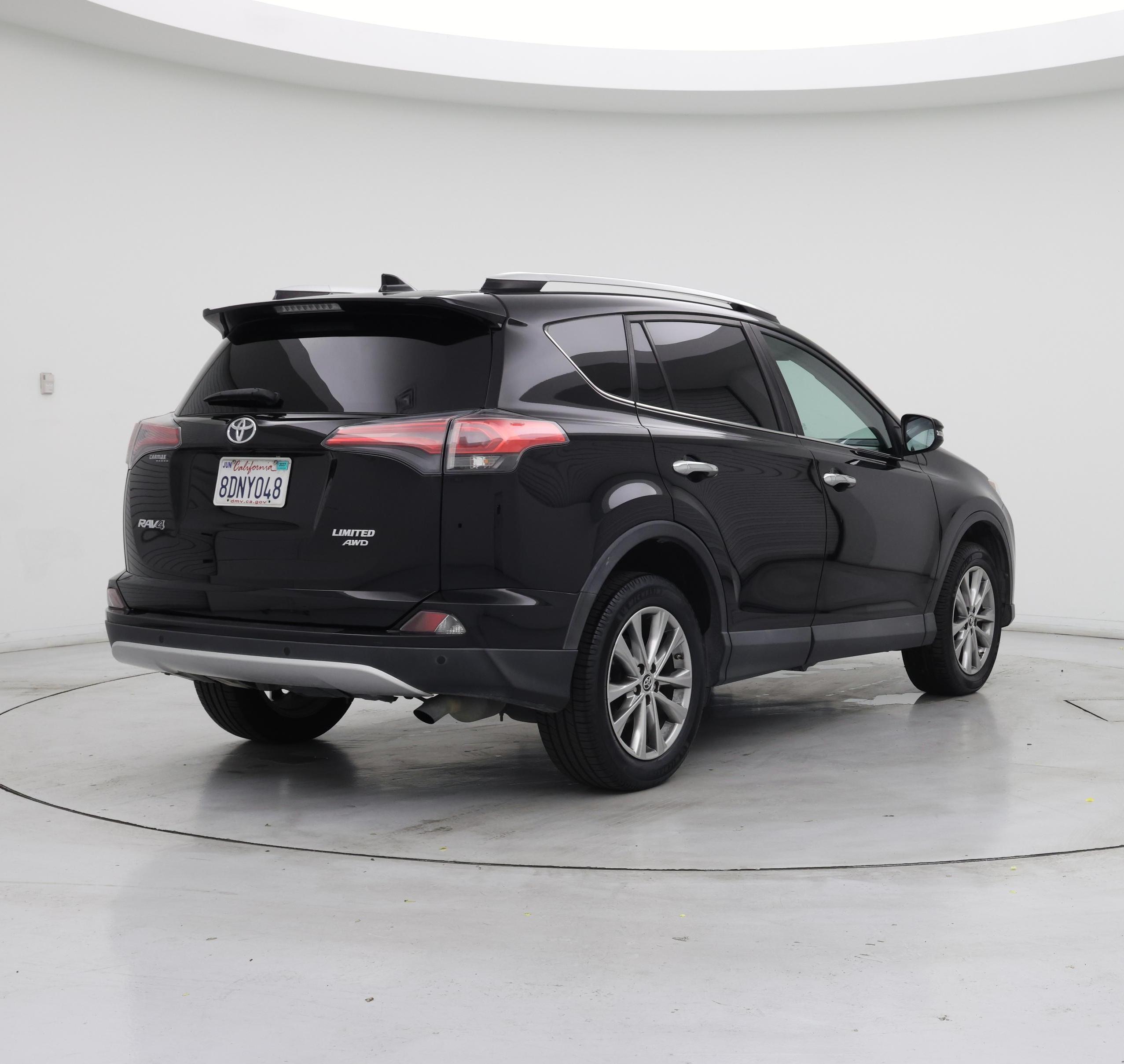 Thumbnail: 2016 Toyota RAV4 - 8
